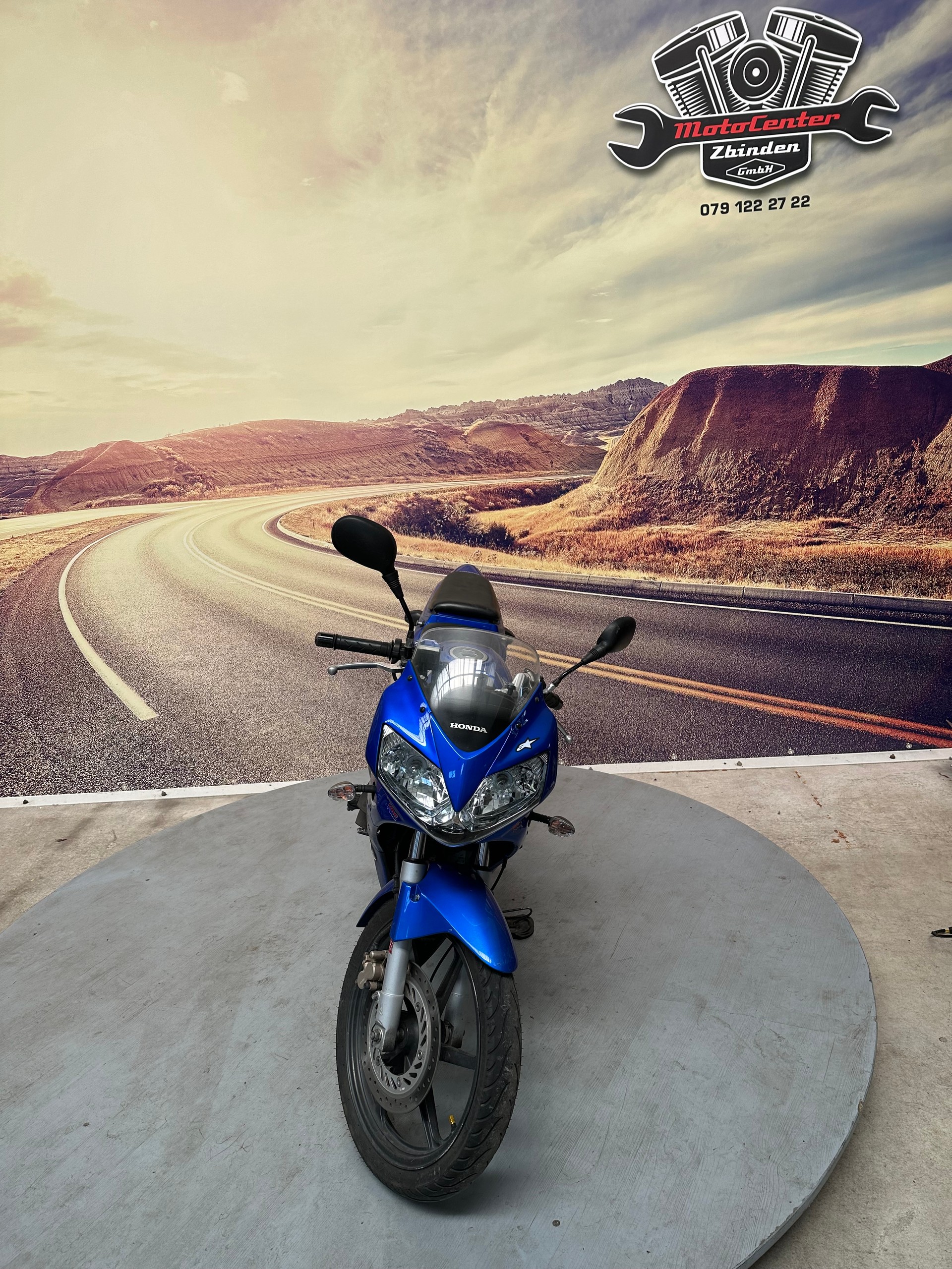 HONDA CBR 125 R-showroom-element-2
