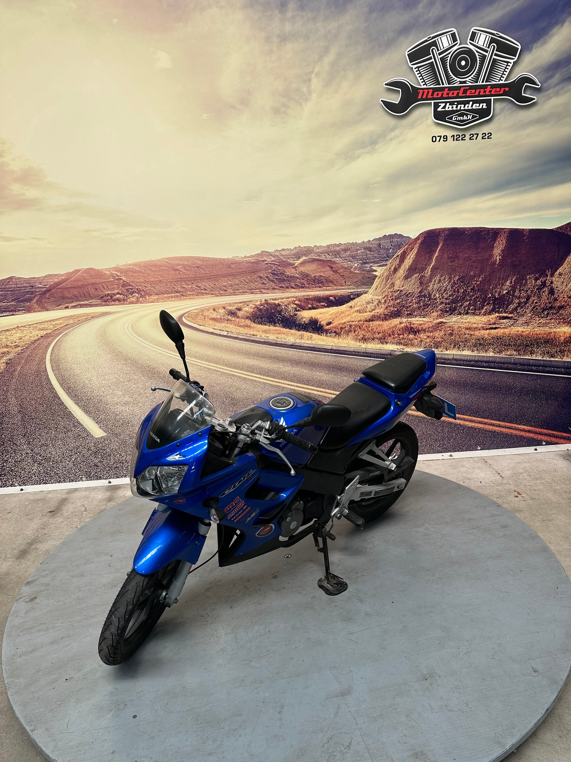 HONDA CBR 125 R-showroom-element-3