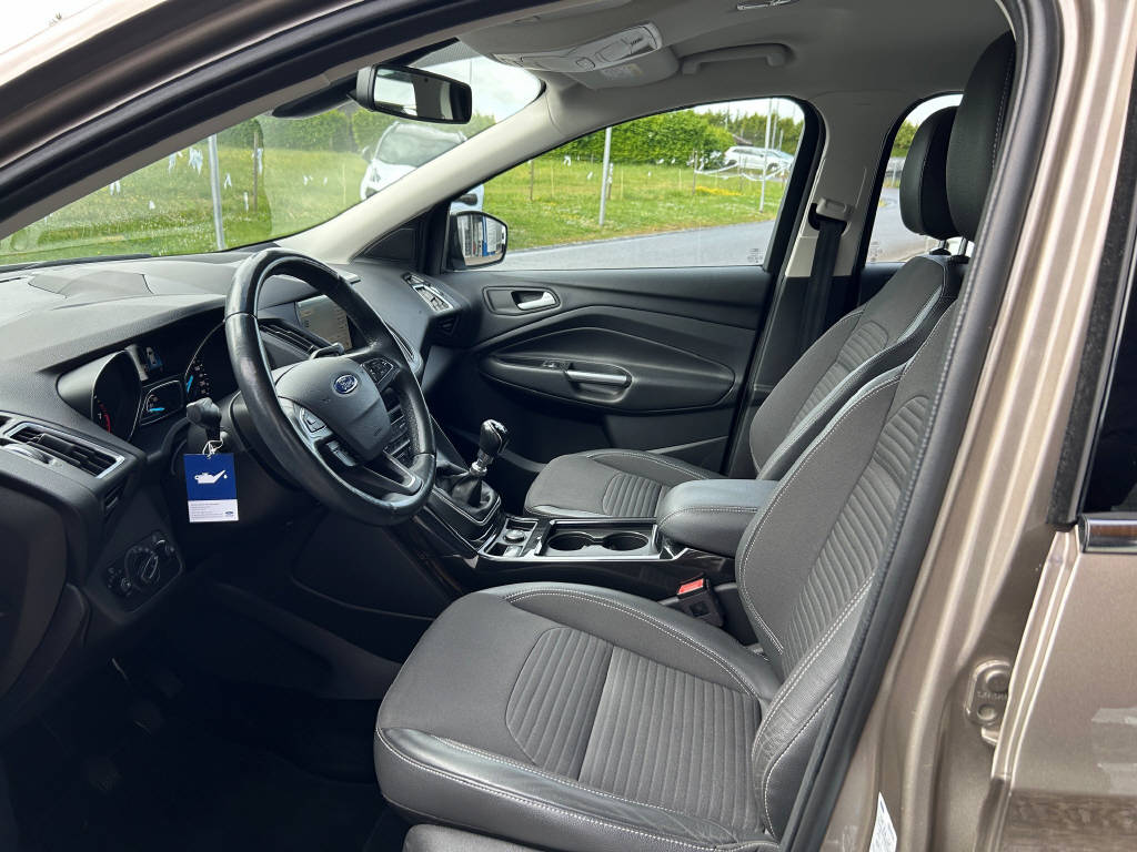 FORD Kuga 1.5 EcoB 150 Trend+ 2WD-image-7