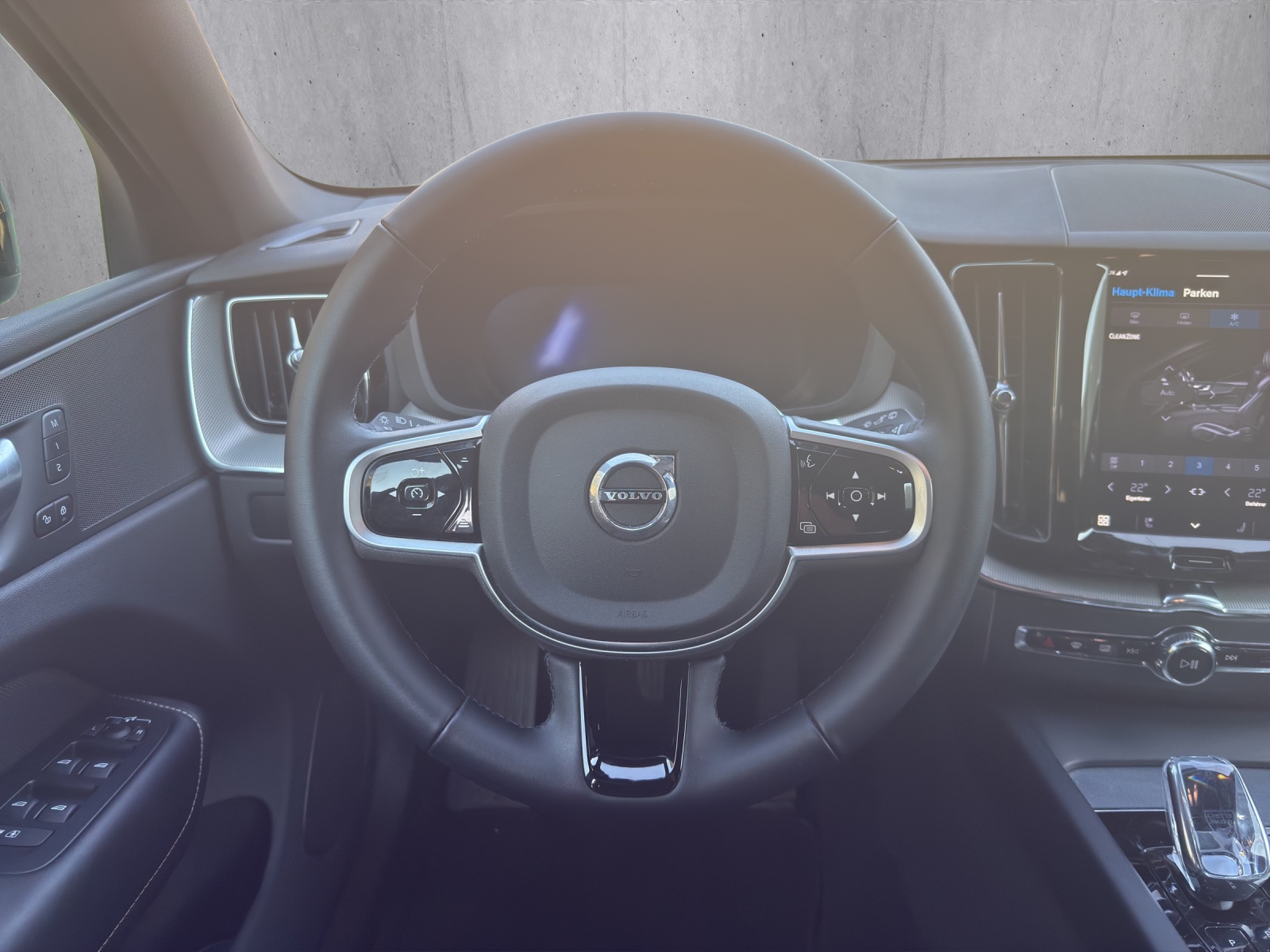 VOLVO XC60 B5 Benzin Mild Hybrid AWD Plus Dark Geartronic-image-10