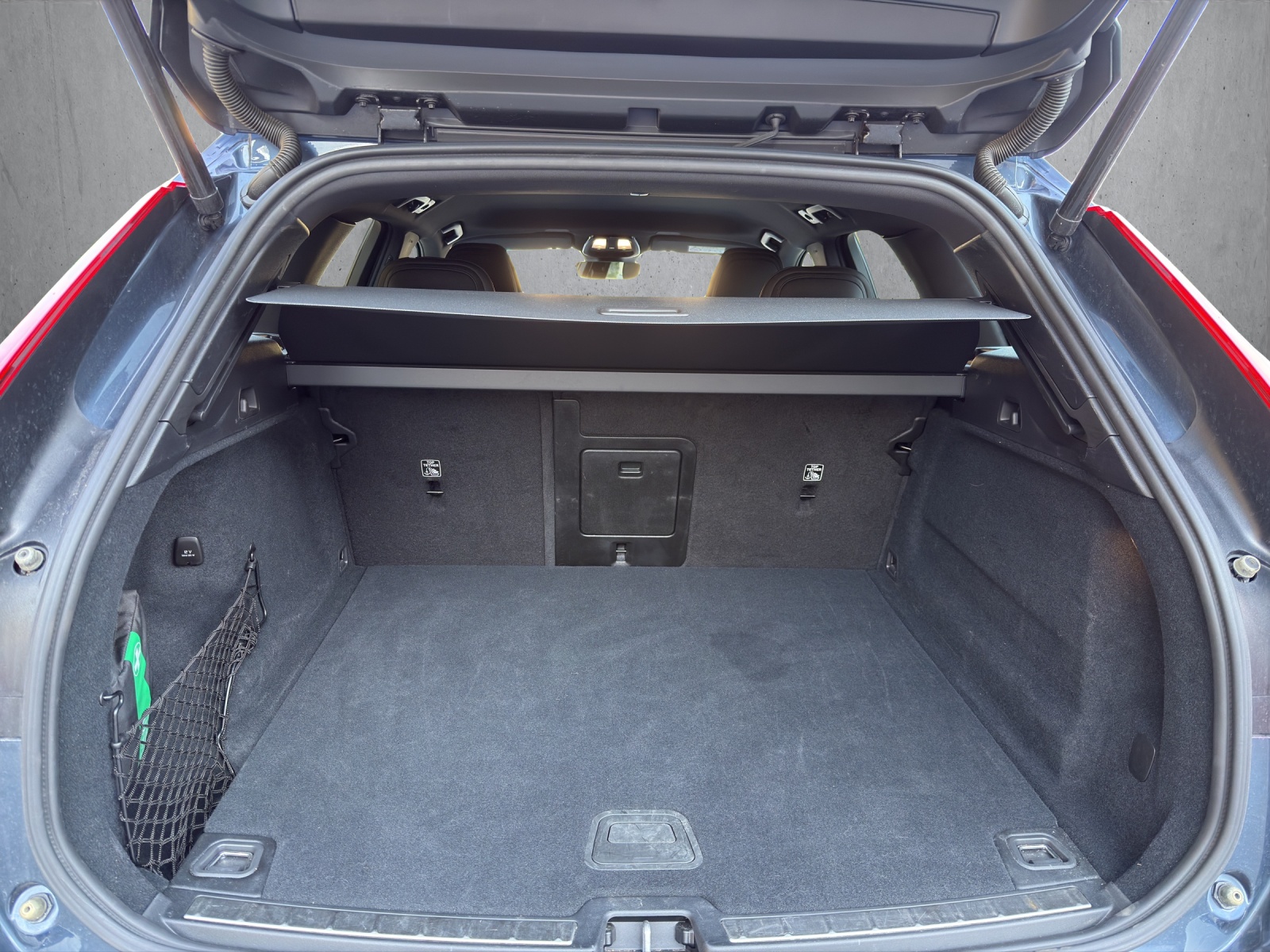 VOLVO XC60 B5 Benzin Mild Hybrid AWD Plus Dark Geartronic-image-14