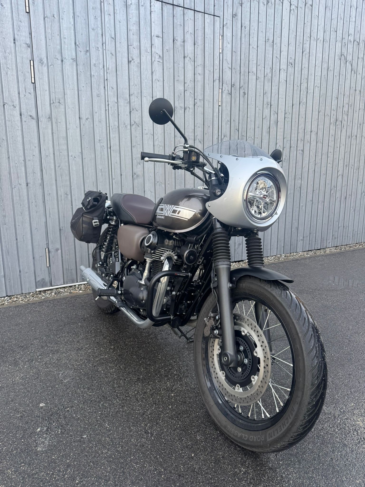 KAWASAKI café-showroom-element-1