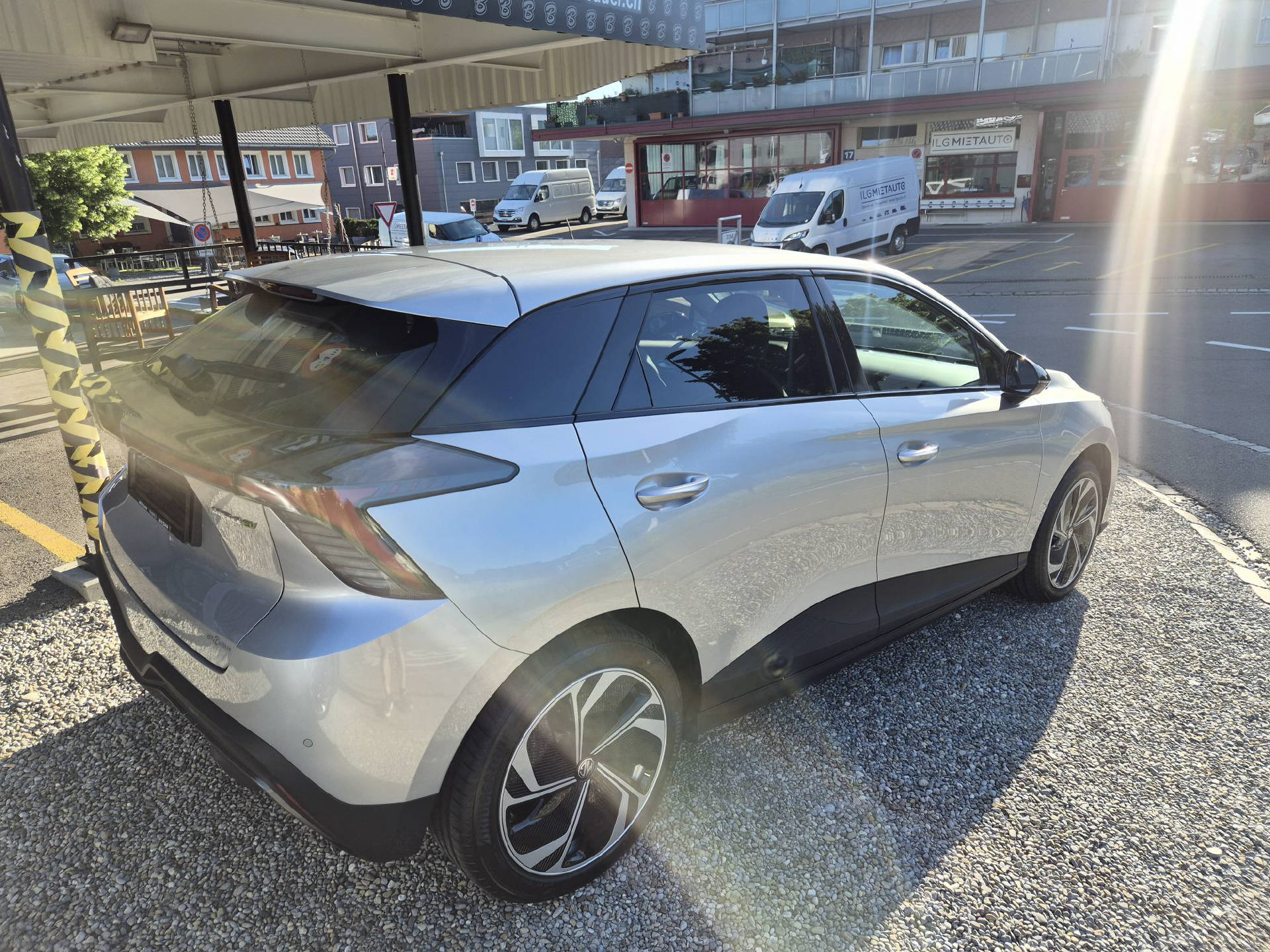 MG 4 64kWh Premium-image-6