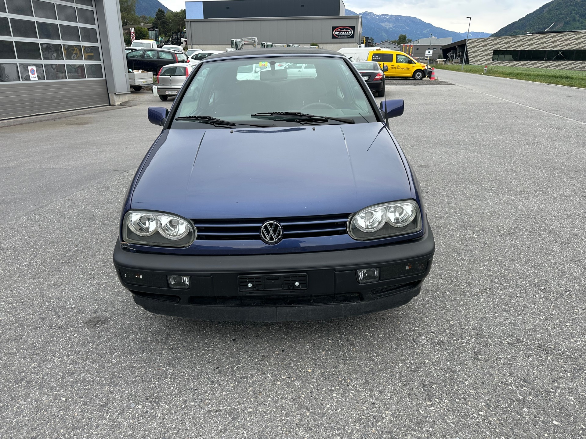 VW Golf Cabriolet 2000 Pink Floyd
