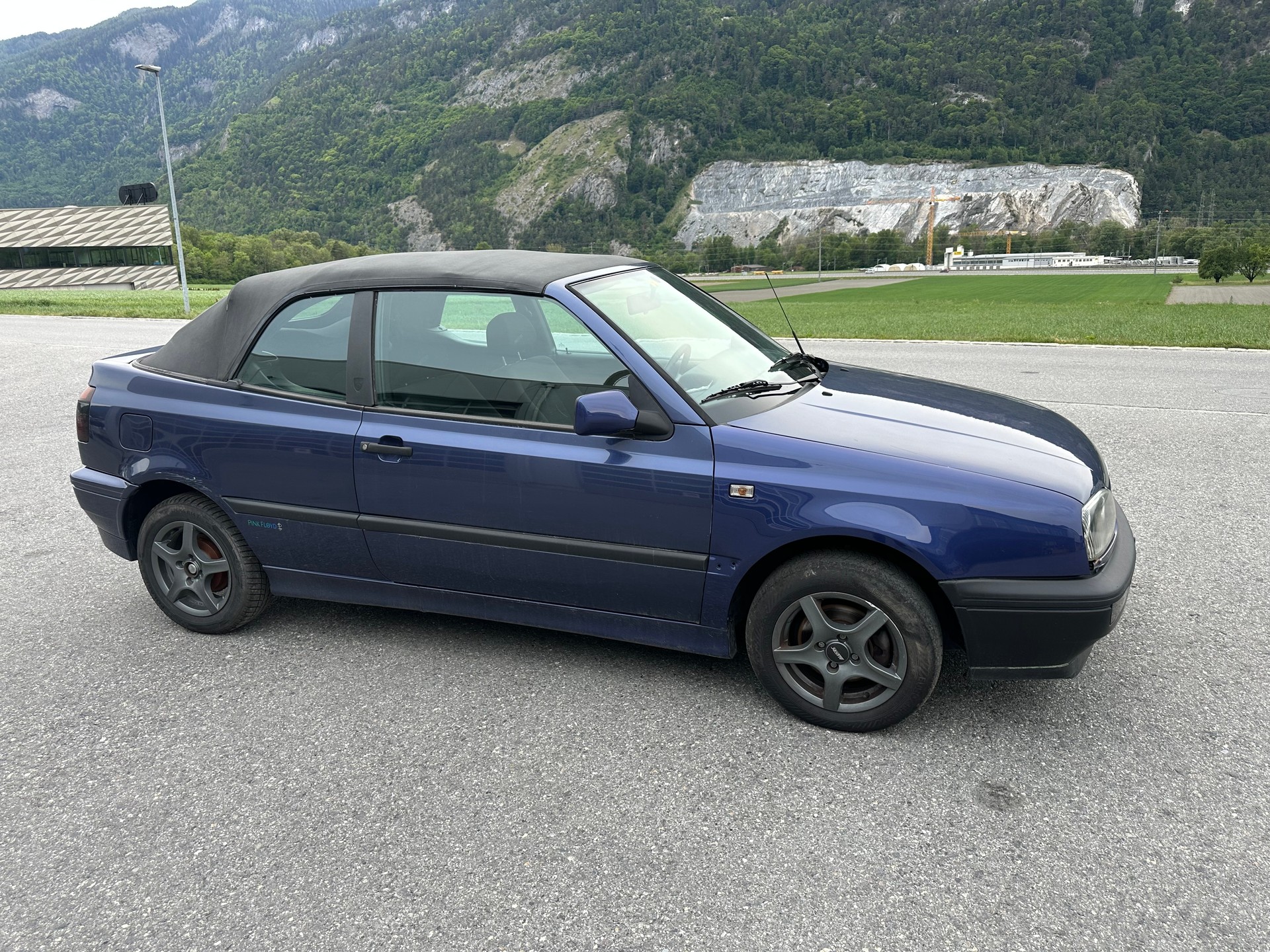 VW Golf Cabriolet 2000 Pink Floyd-image-7
