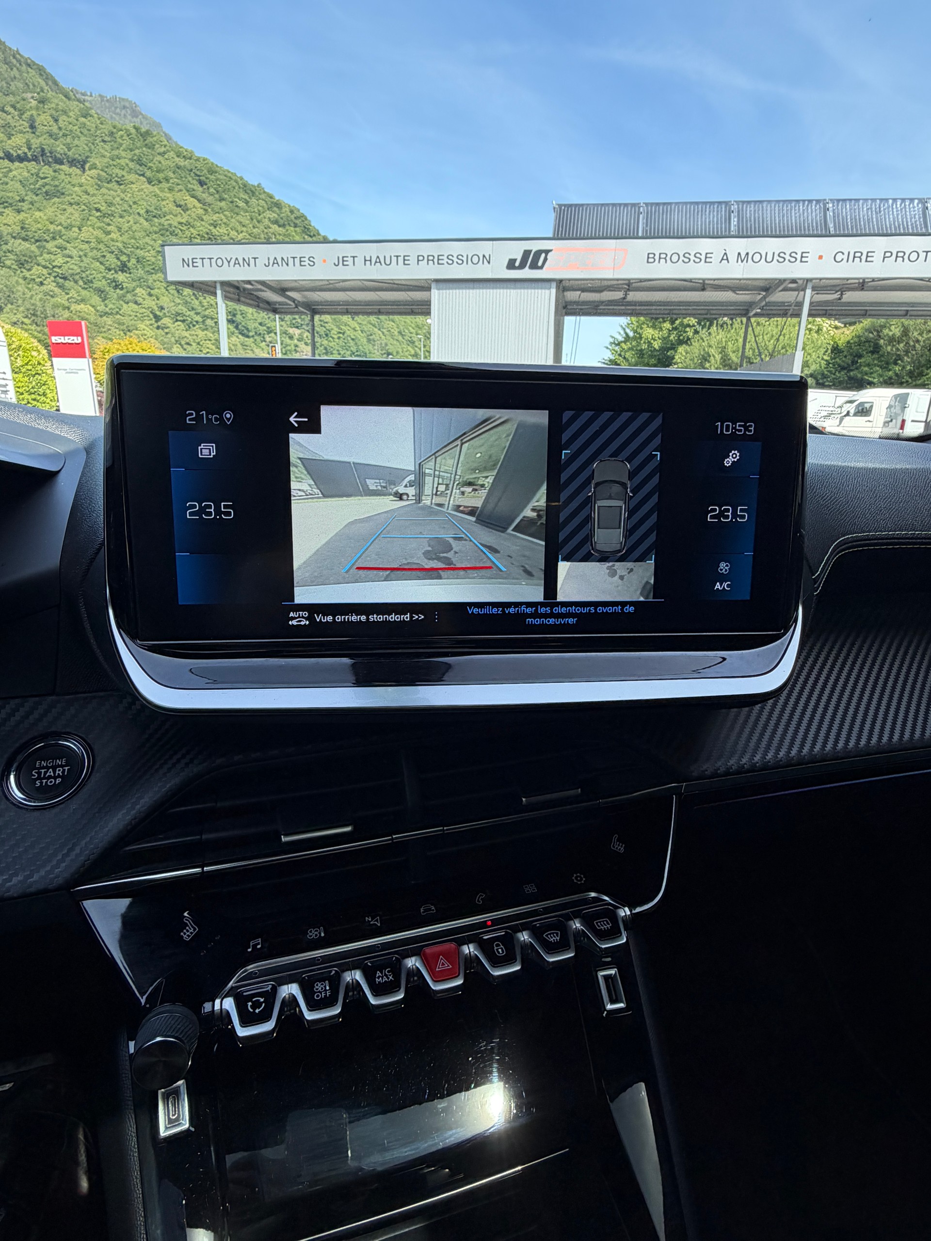 PEUGEOT 2008 1.2 PureTech GT Pack EAT8-image-8