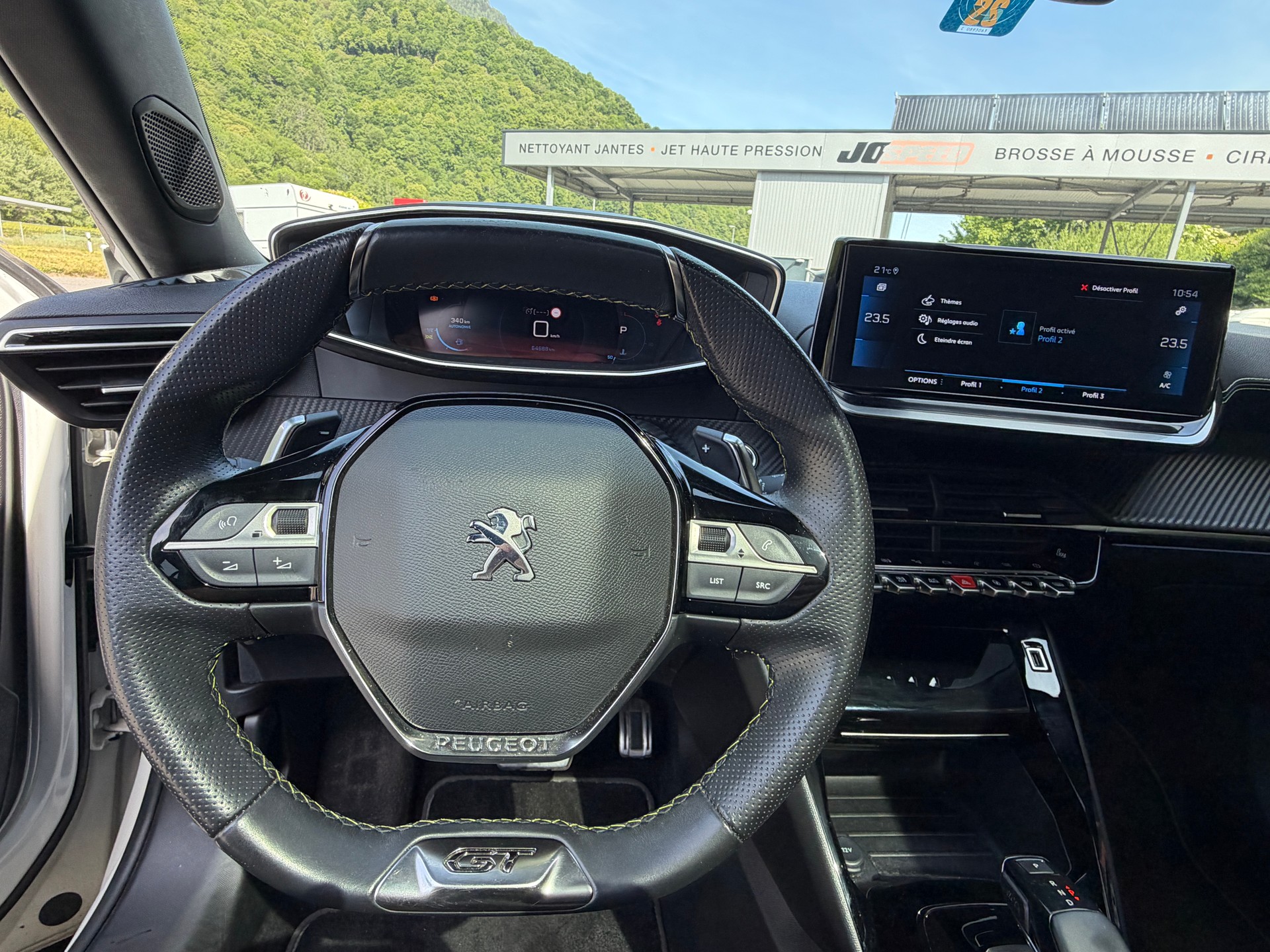 PEUGEOT 2008 1.2 PureTech GT Pack EAT8-image-7
