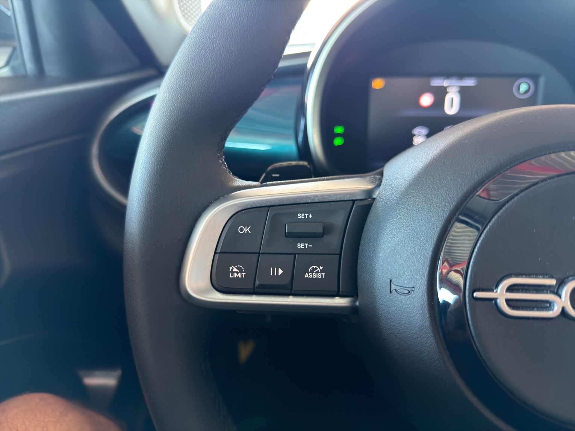 FIAT 600 1.2 Hybrid 145 Cult-image-35