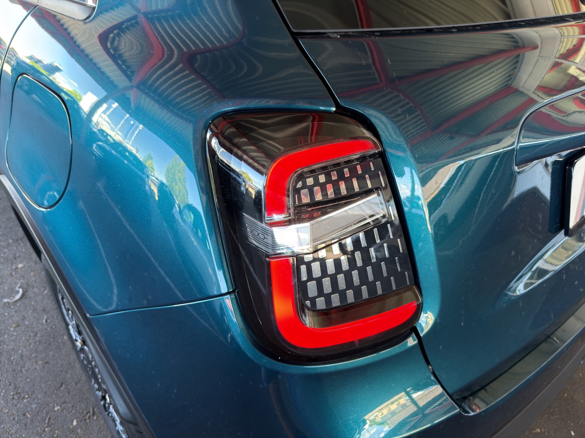 FIAT 600 1.2 Hybrid 145 Cult-image-31