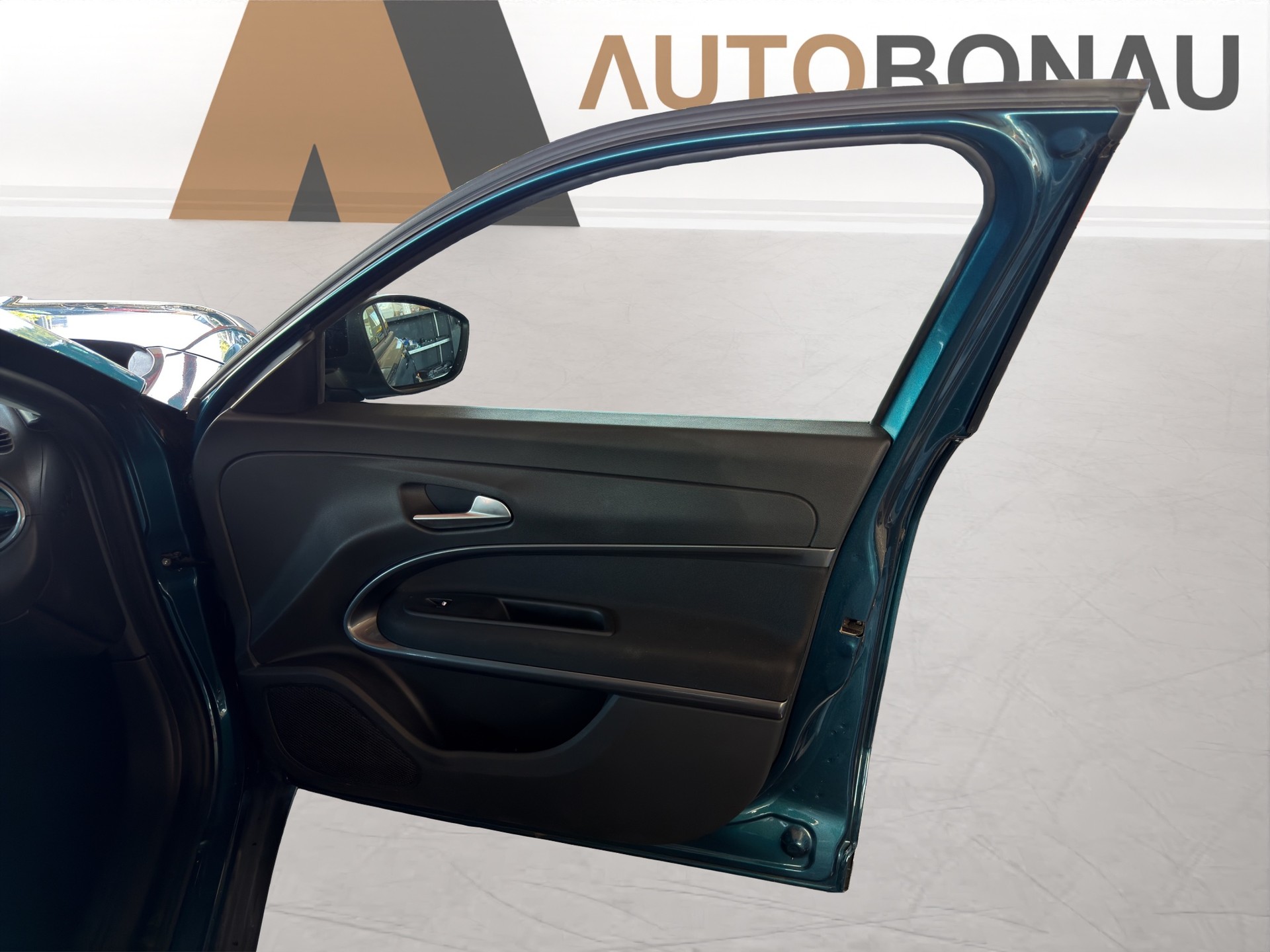 FIAT 600 1.2 Hybrid 145 Cult-image-14