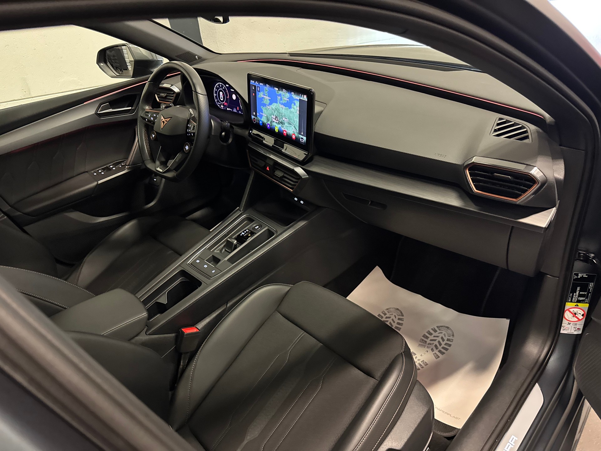 CUPRA LEON ST 2.0 TSI VZ DSG 4Drive Grau Matt-image-19
