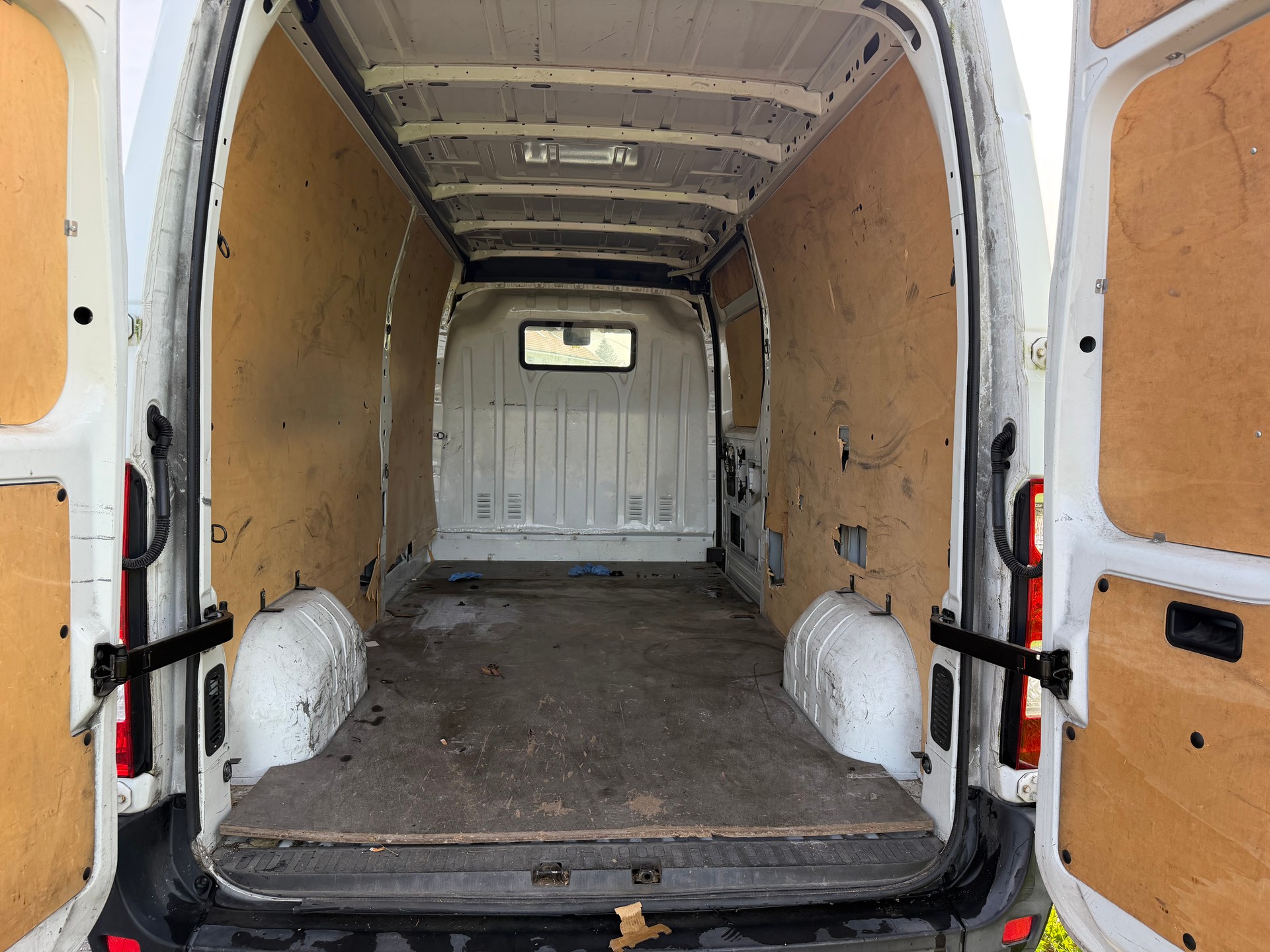 RENAULT Master T35 2.3dCi L3H2-image-9
