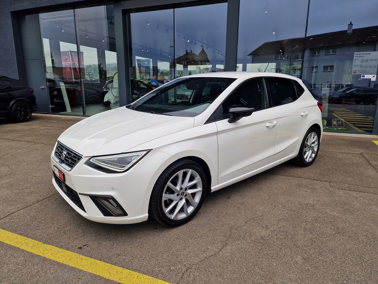 SEAT Ibiza 1.0 EcoTSI FR DSG-showroom-element-1