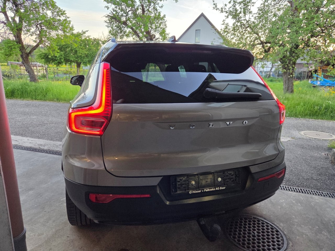 VOLVO XC40 B4 Benzin Mild Hybrid AWD Plus Bright DCT-image-3