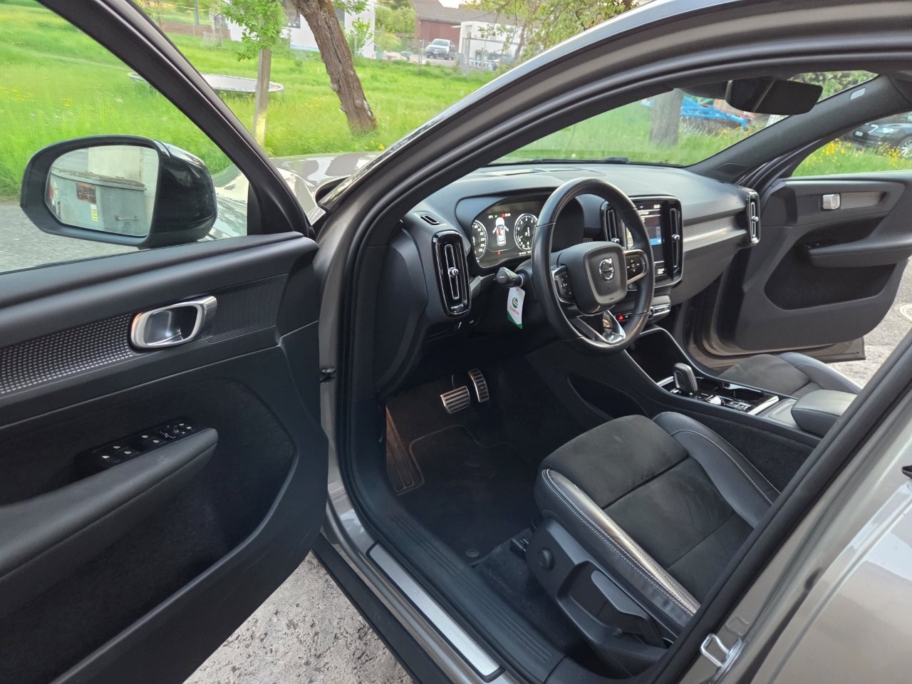 VOLVO XC40 B4 Benzin Mild Hybrid AWD Plus Bright DCT-image-7