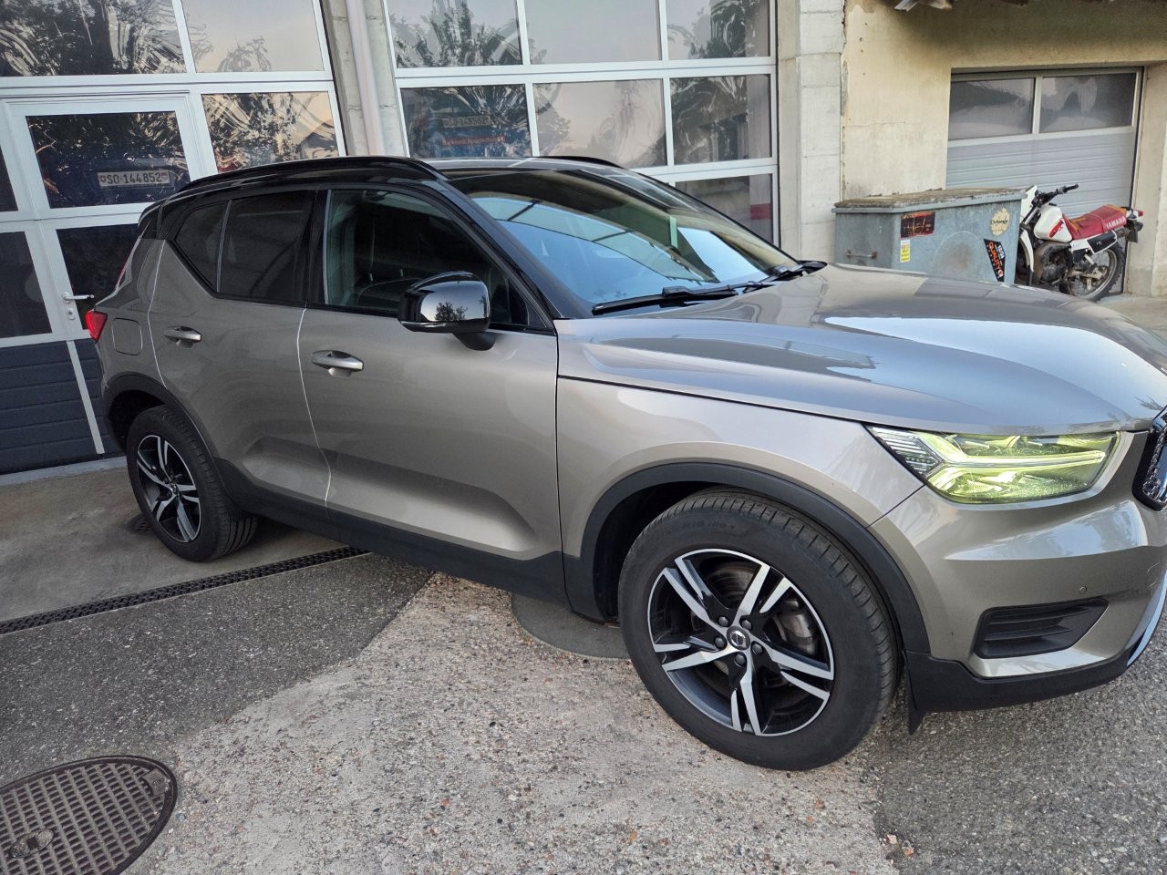 VOLVO XC40 B4 Benzin Mild Hybrid AWD Plus Bright DCT-image-5