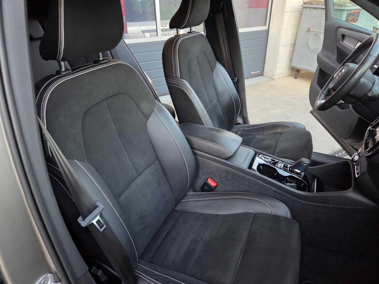VOLVO XC40 B4 Benzin Mild Hybrid AWD Plus Bright DCT-image-10