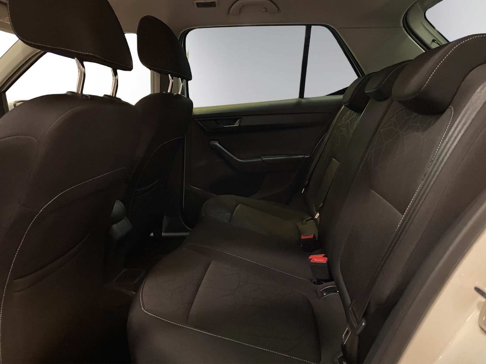 SKODA Fabia 1.0 TSI Ambition-image-9