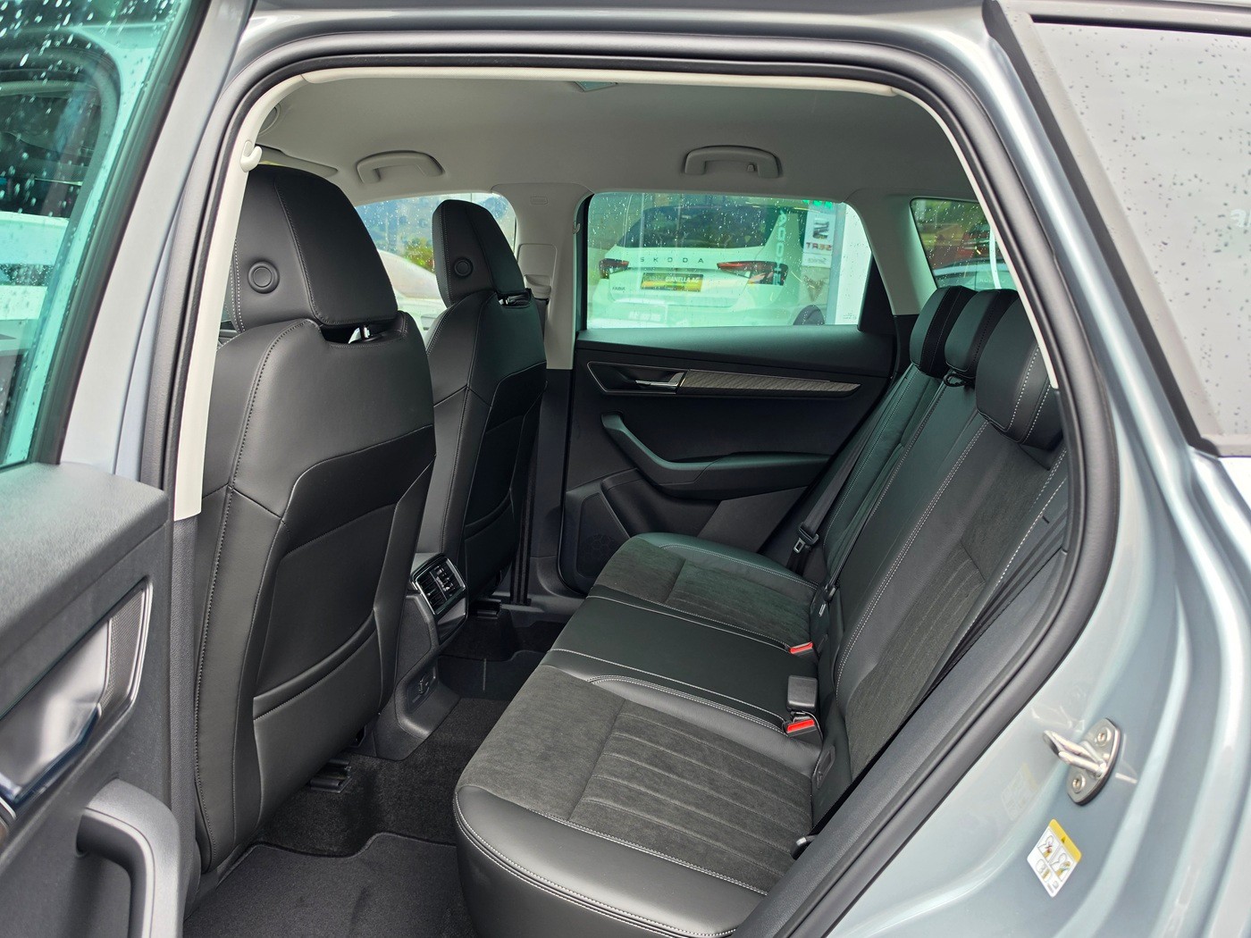 SKODA Karoq 2.0 TDI CR Dynamic 4x4 DSG-image-8