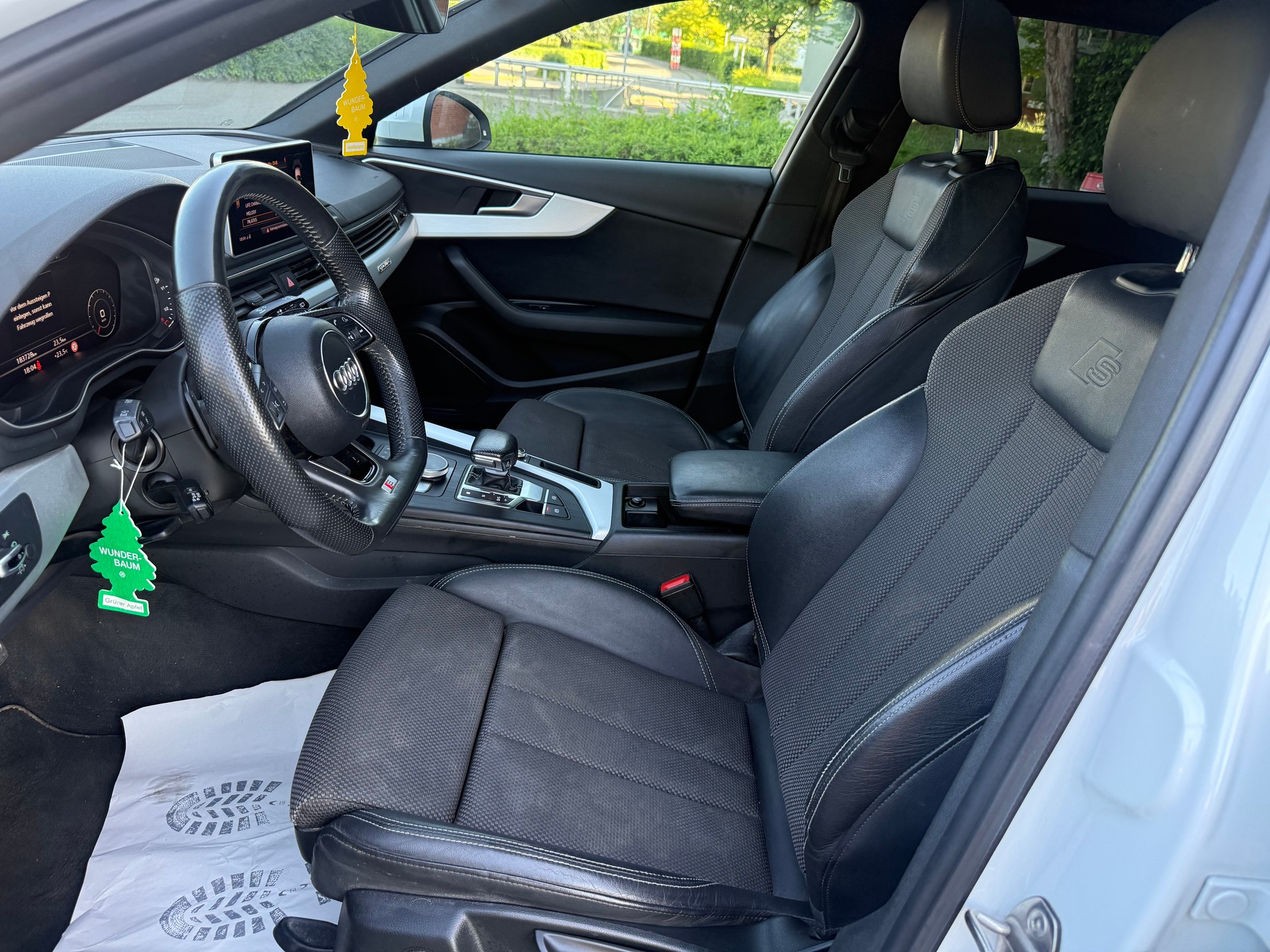 AUDI A4 Avant 2.0 TDI quattro S-tronic-image-6