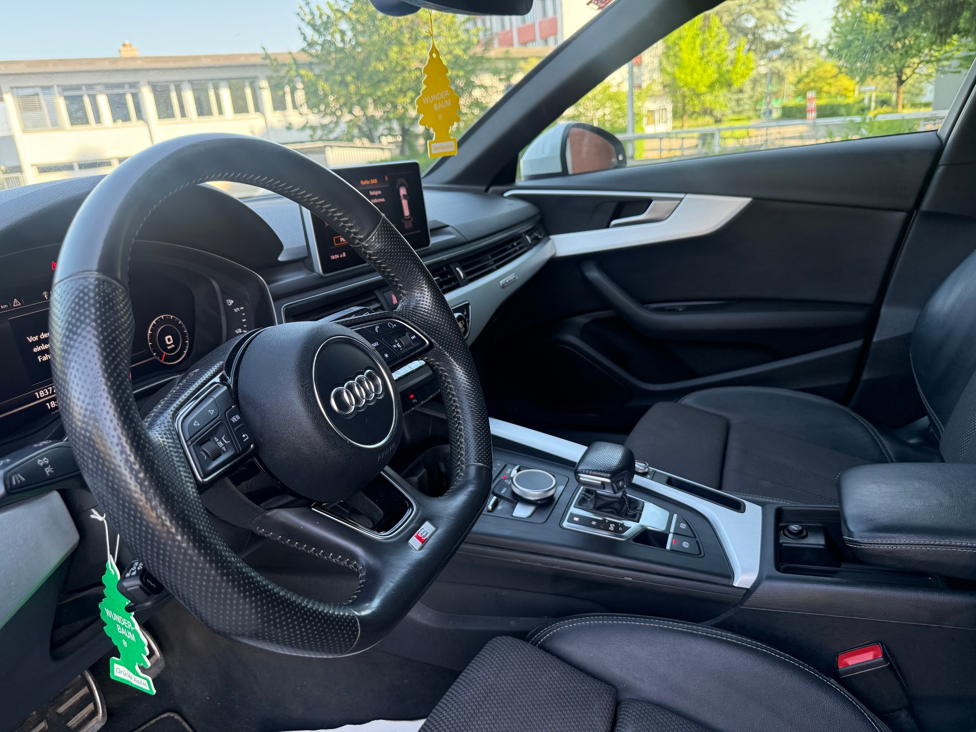 AUDI A4 Avant 2.0 TDI quattro S-tronic-image-7