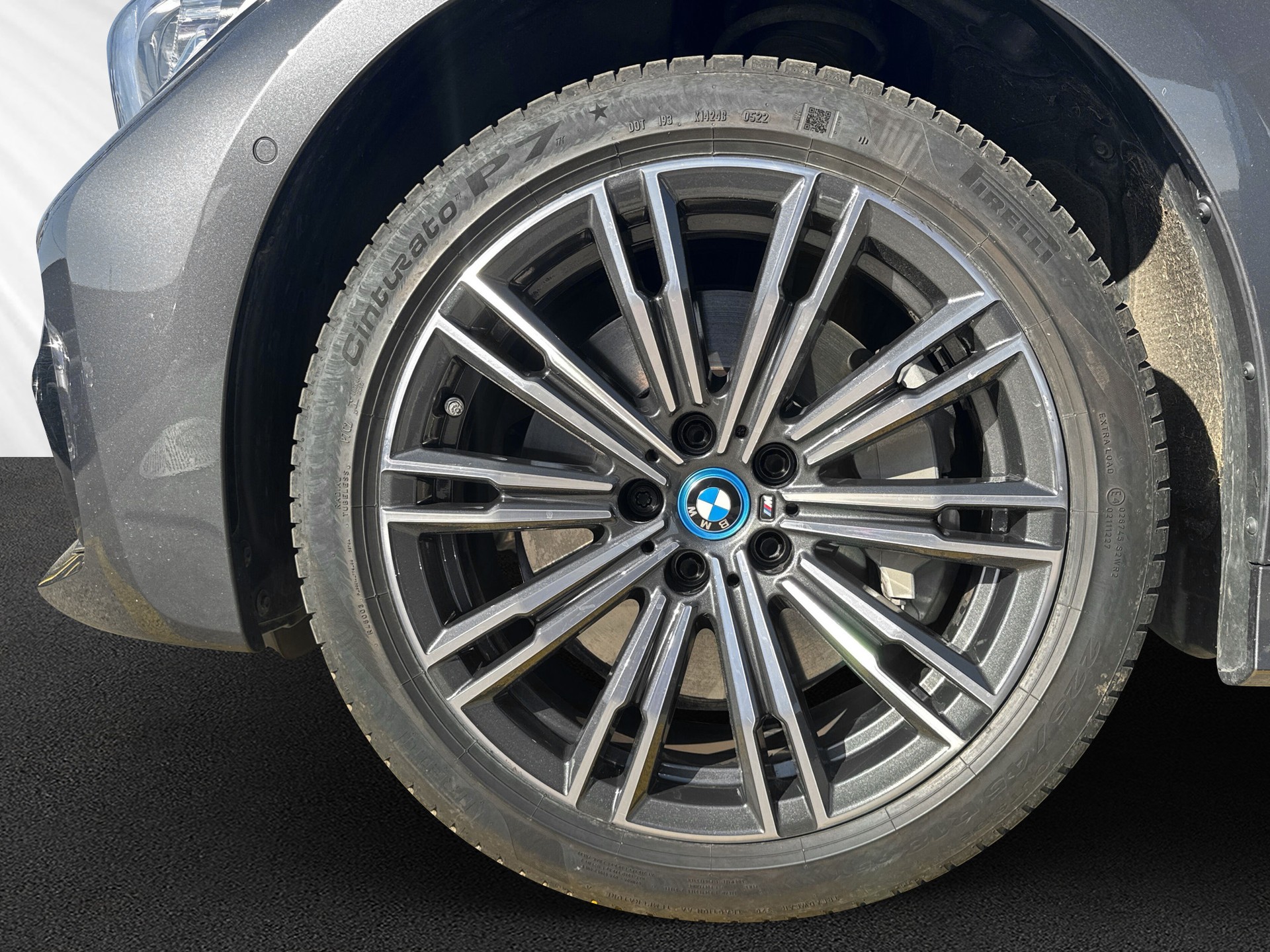 BMW 330e xDrive Pure M Sport Steptronic-image-9