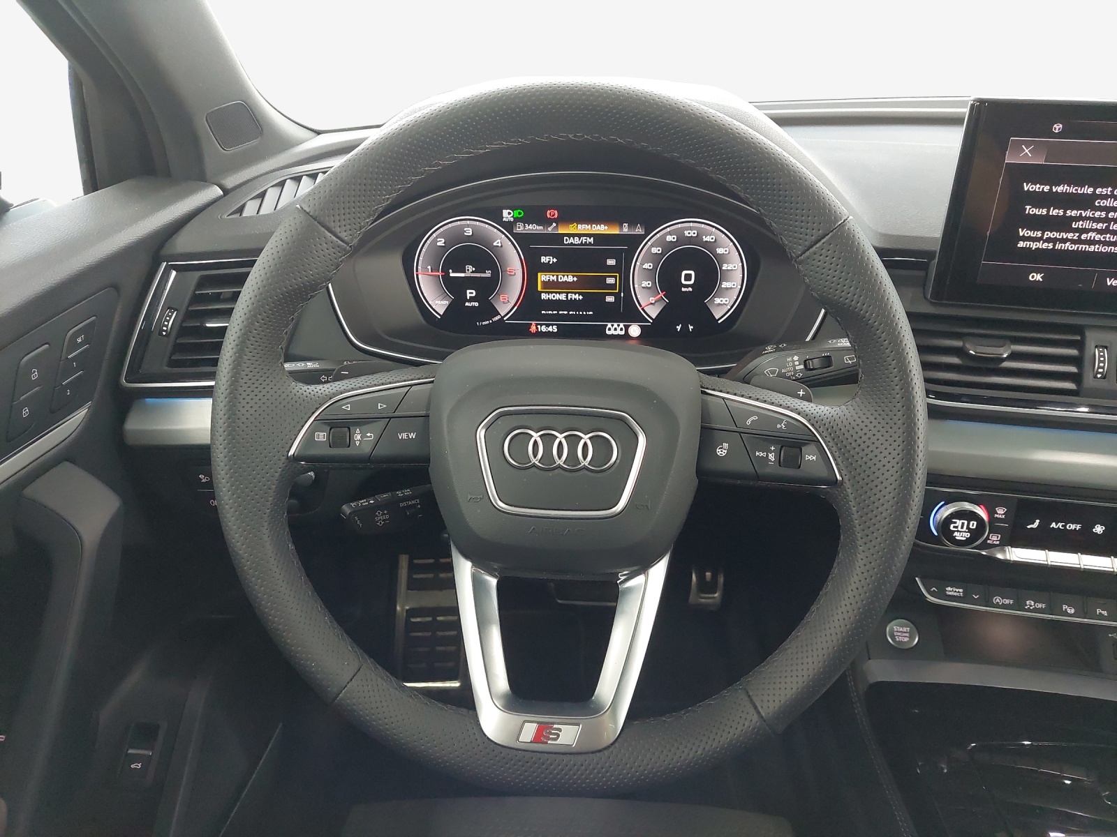 AUDI Q5 40 TDI Black Edition quattro S-tronic-image-9