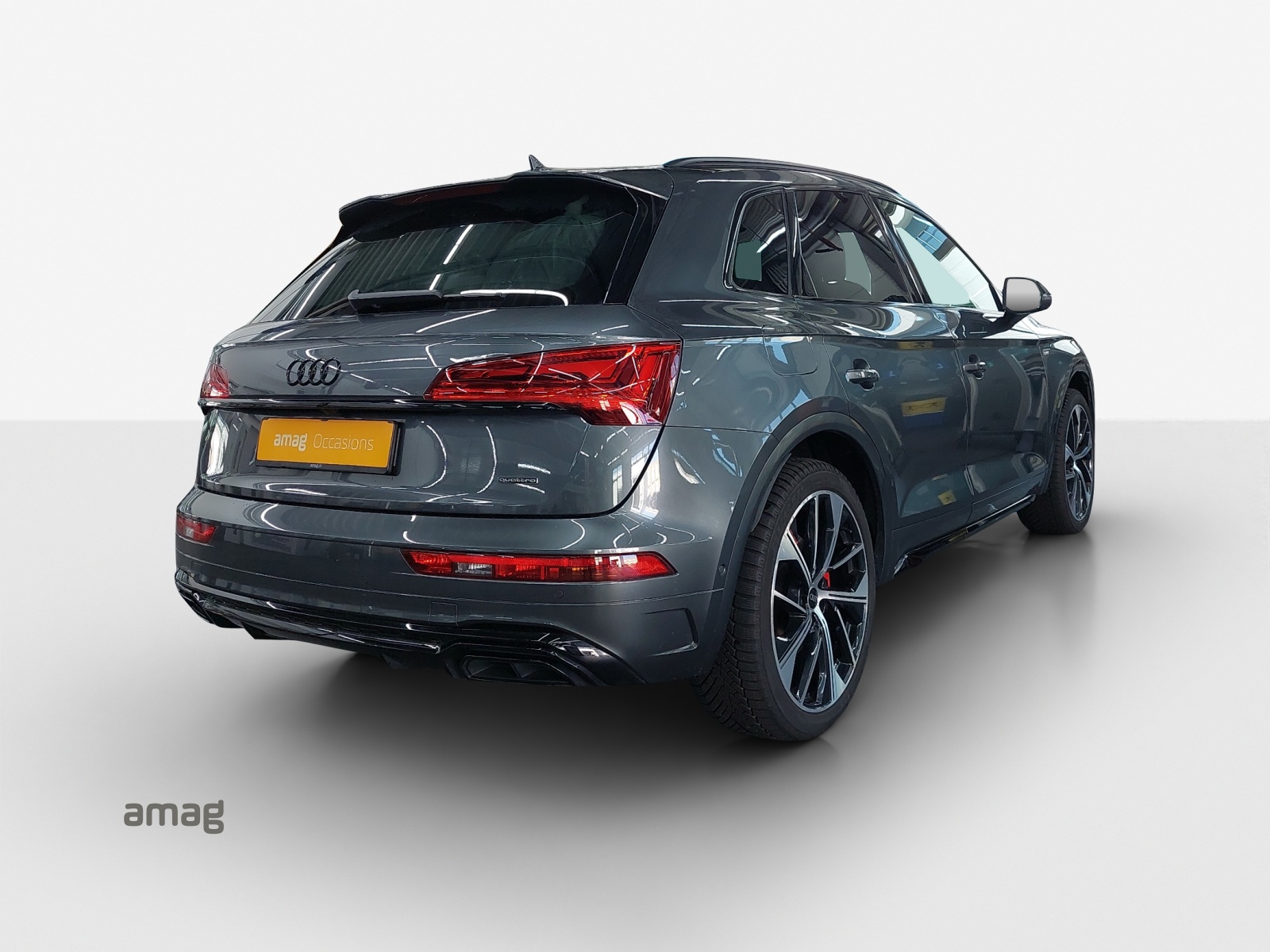 AUDI Q5 40 TDI Black Edition quattro S-tronic-image-4