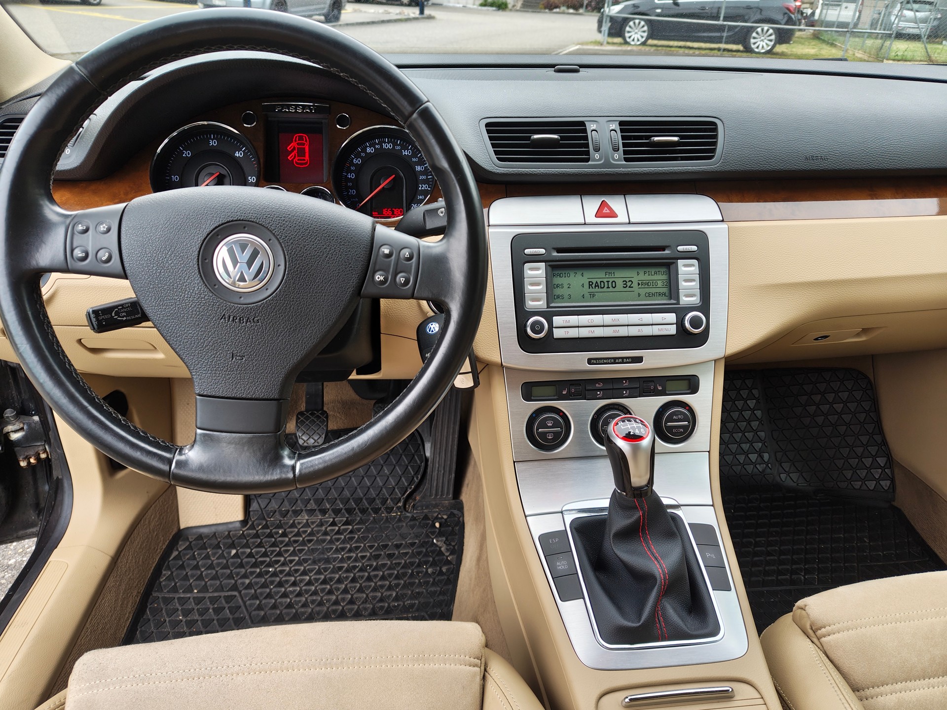 VW Passat Variant 2.0 TDI Highline 4Motion-image-6