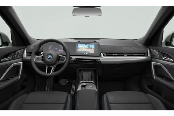 BMW iX1 30 xDrive-image-3