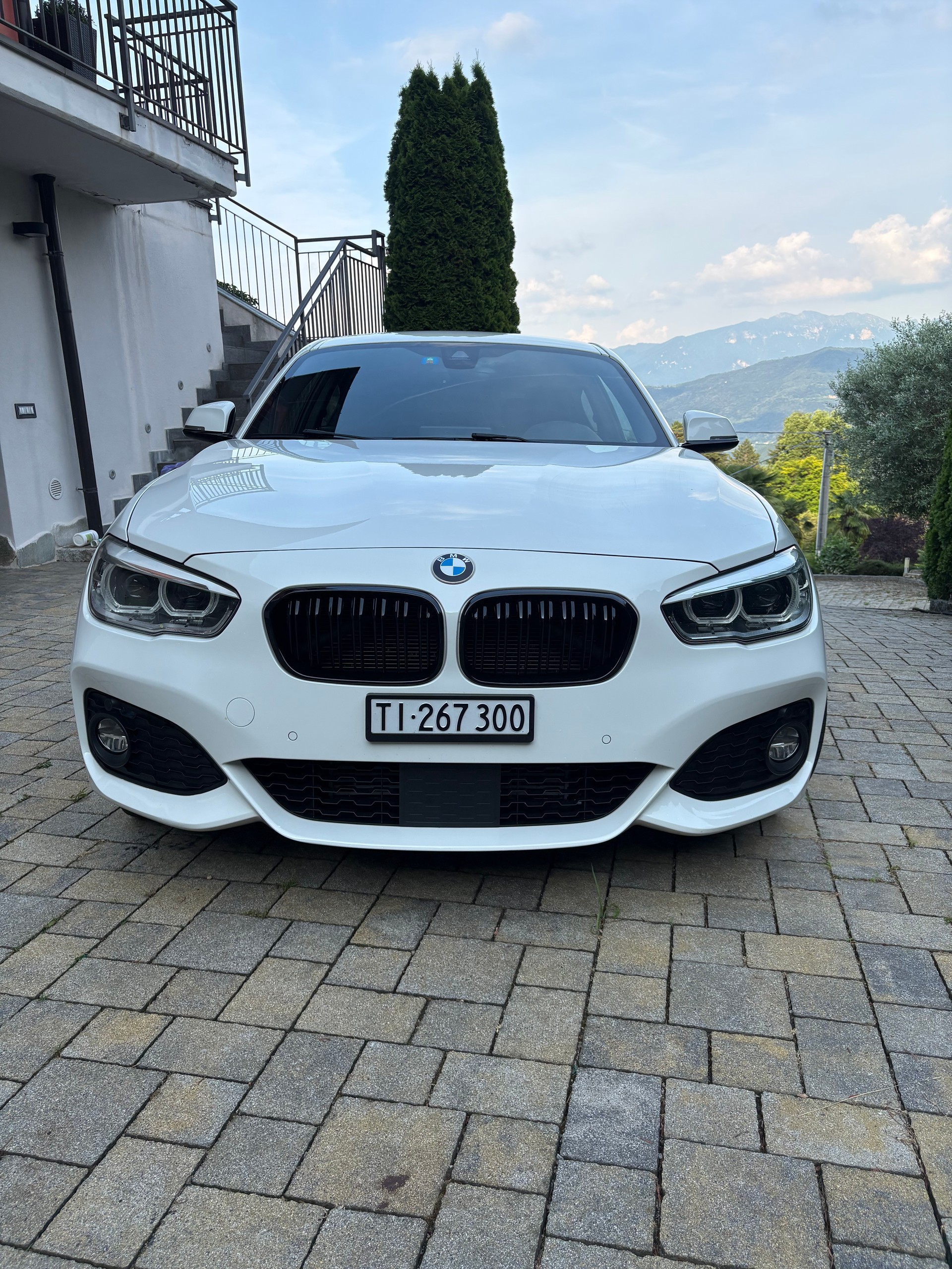 BMW 120d xDrive M Sport-image-2