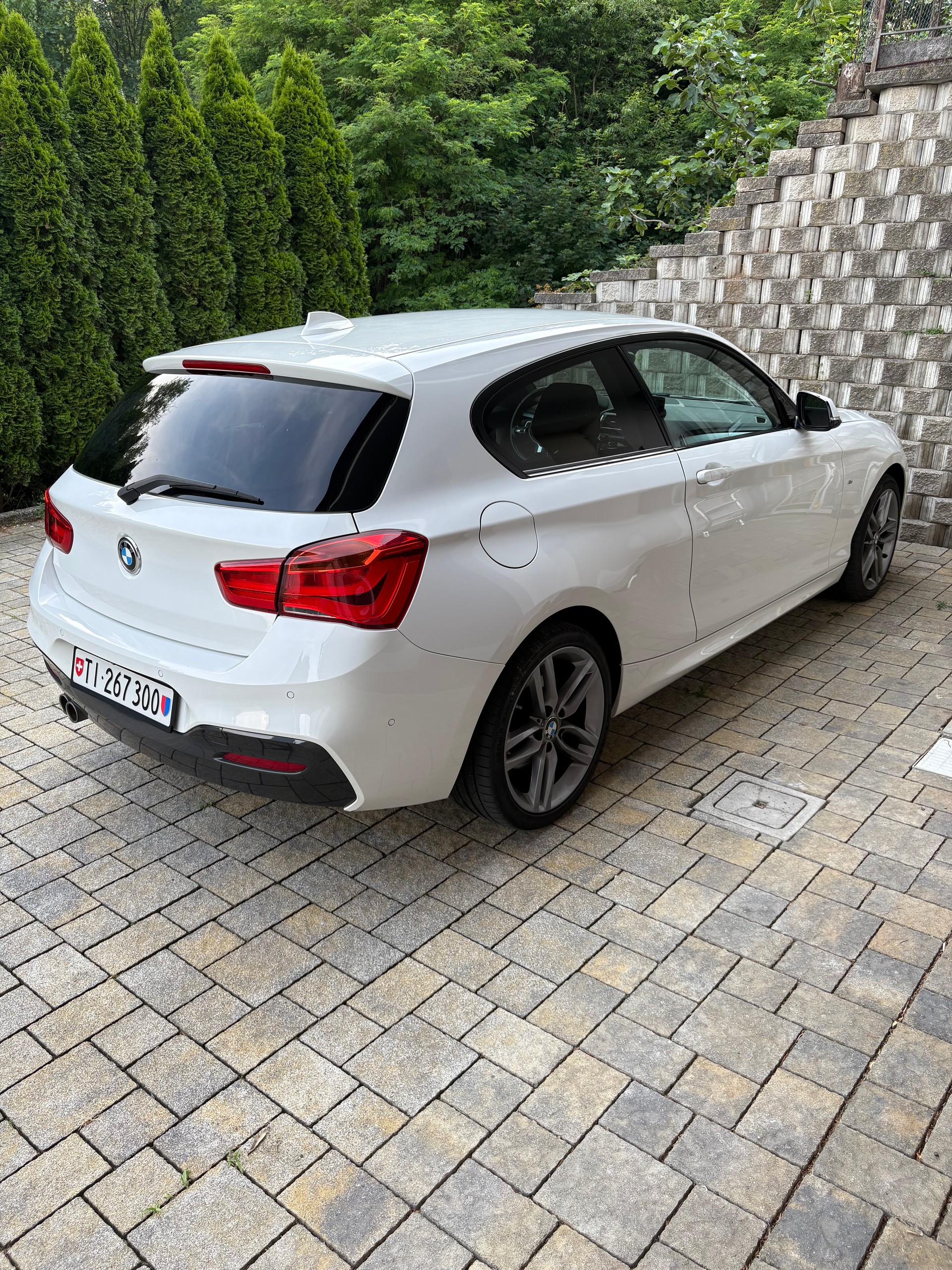 BMW 120d xDrive M Sport-image-4