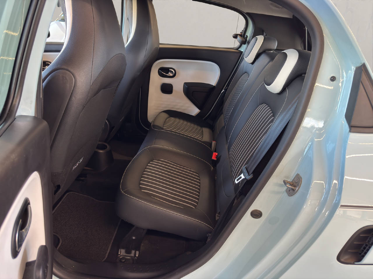 RENAULT Twingo 1.0 SCe 65 Intens-image-5