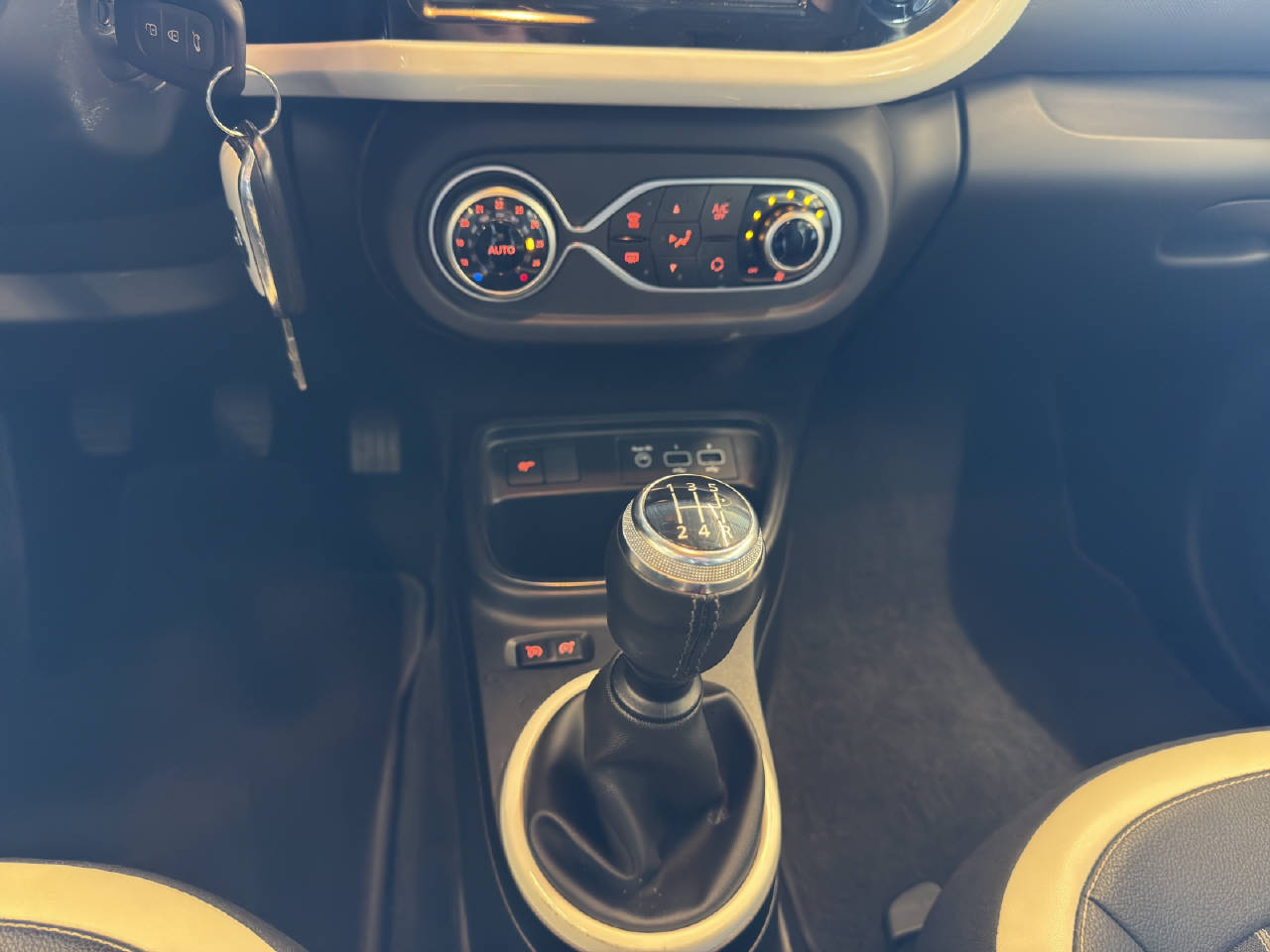 RENAULT Twingo 1.0 SCe 65 Intens-image-7