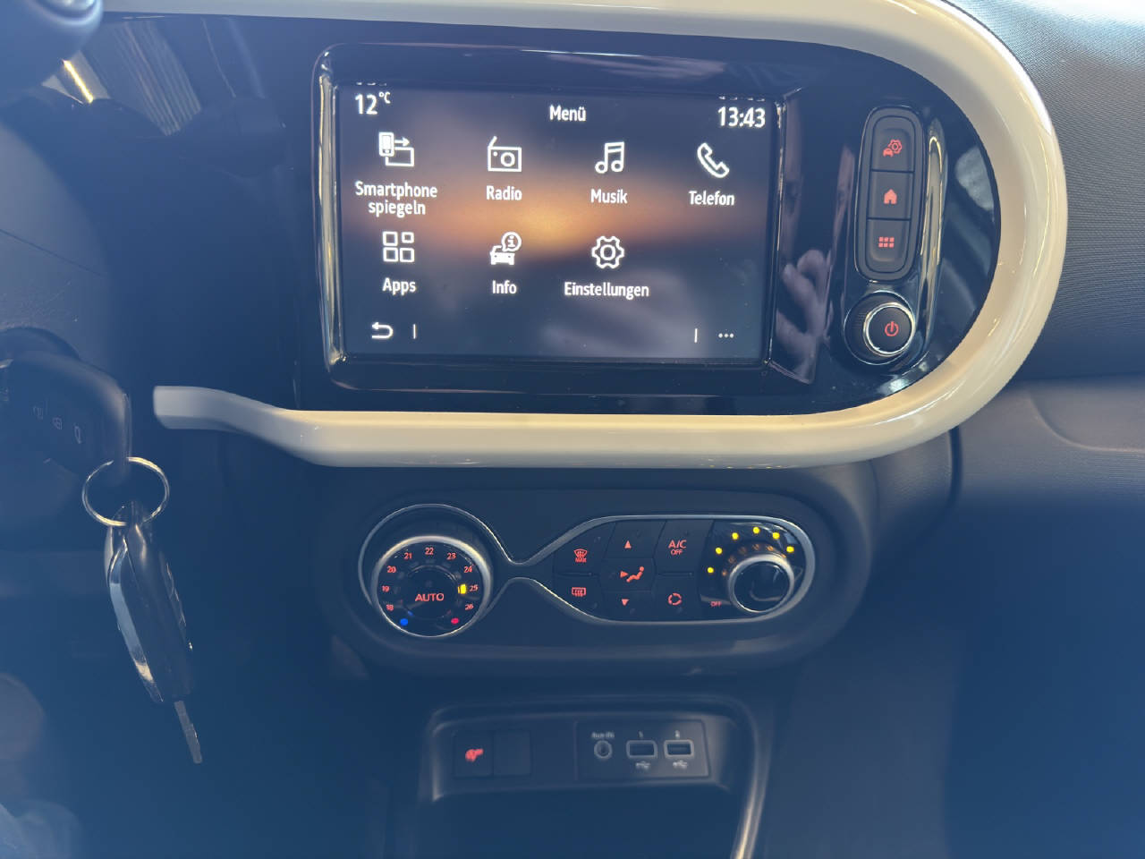 RENAULT Twingo 1.0 SCe 65 Intens-image-8