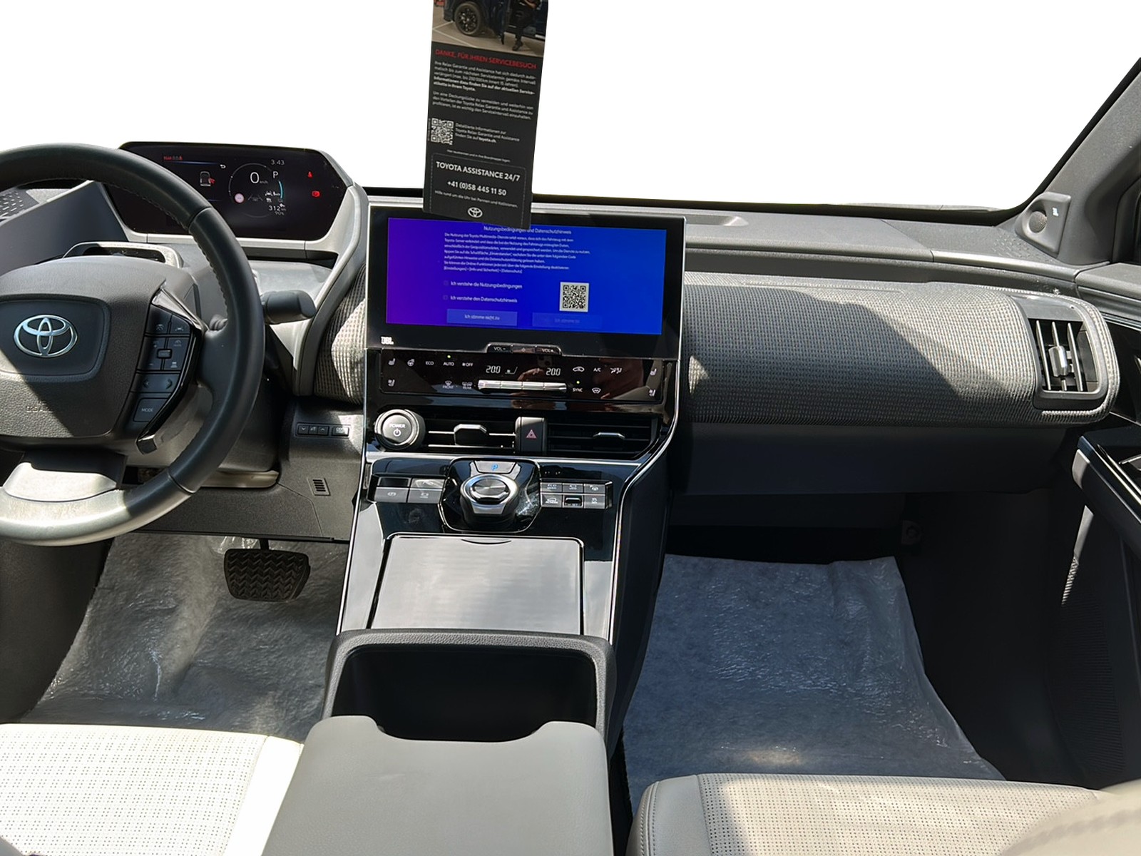 TOYOTA bZ4X Premium AWD-image-13
