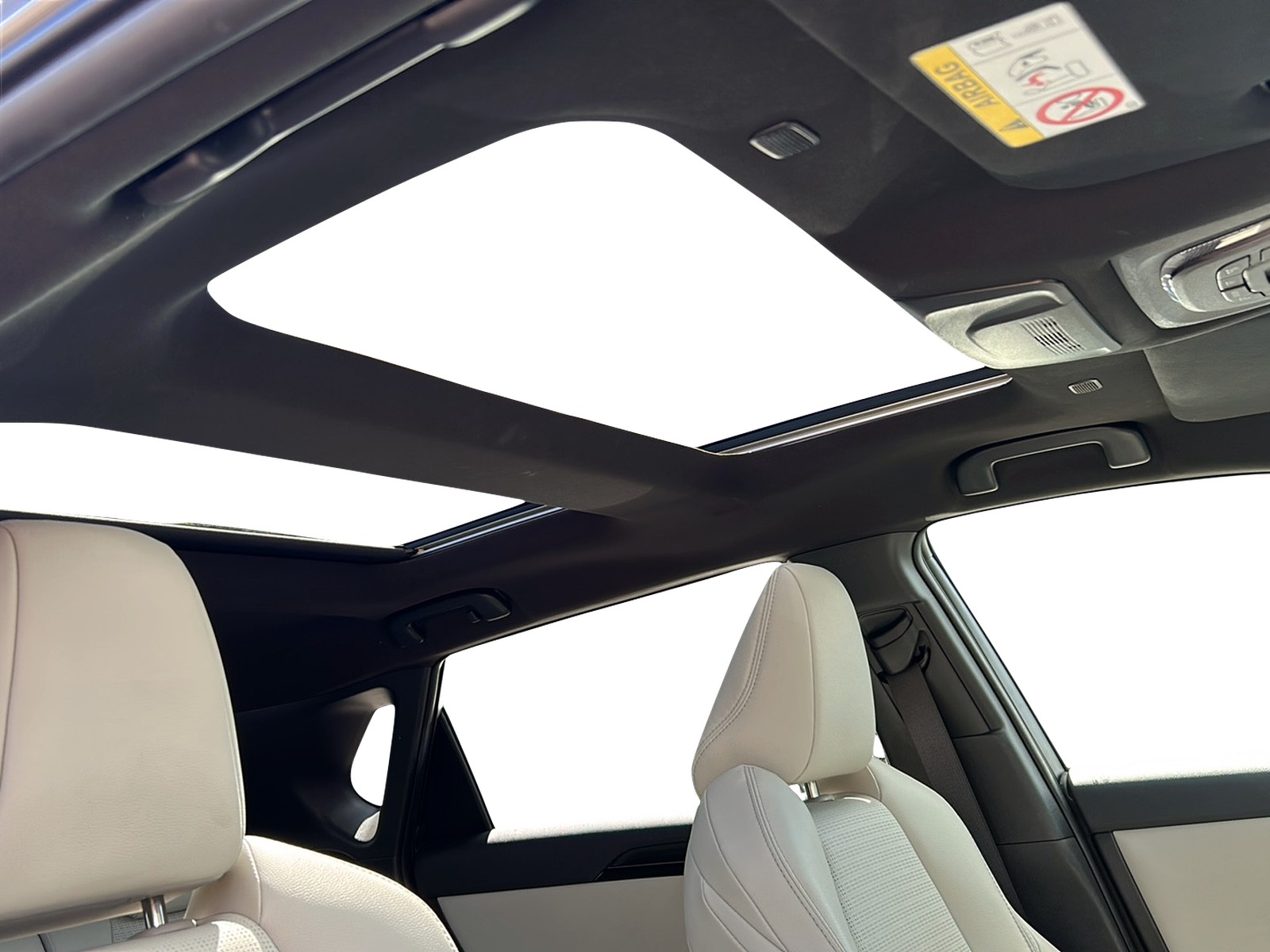TOYOTA bZ4X Premium AWD-image-2