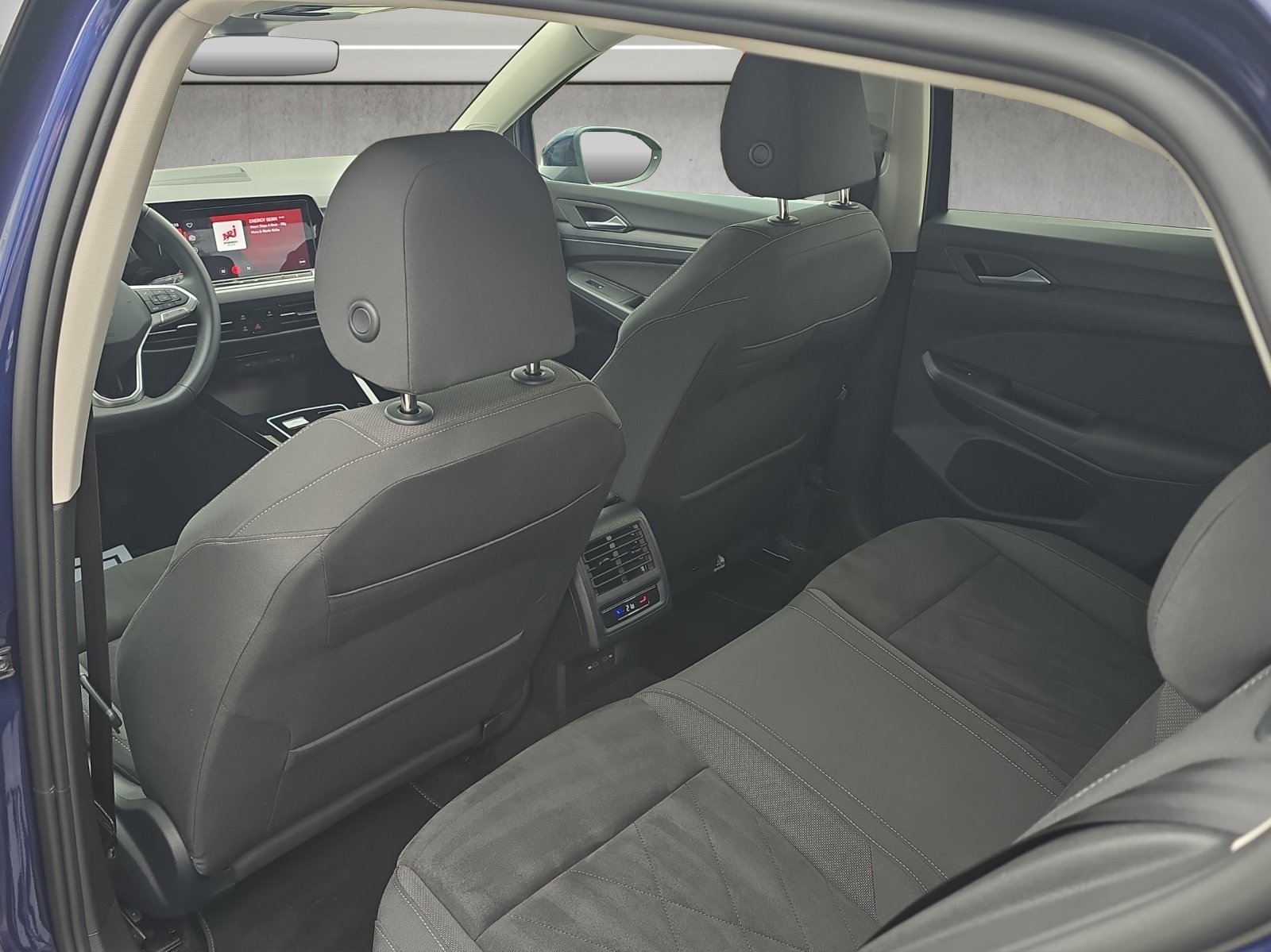 VW Golf 2.0 TSI R 4Motion DSG-image-12