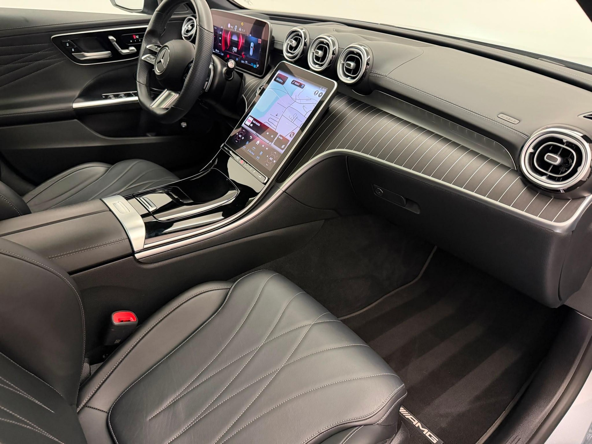 MERCEDES-BENZ C 220 d AMG Line 4matic Kombi-image-10