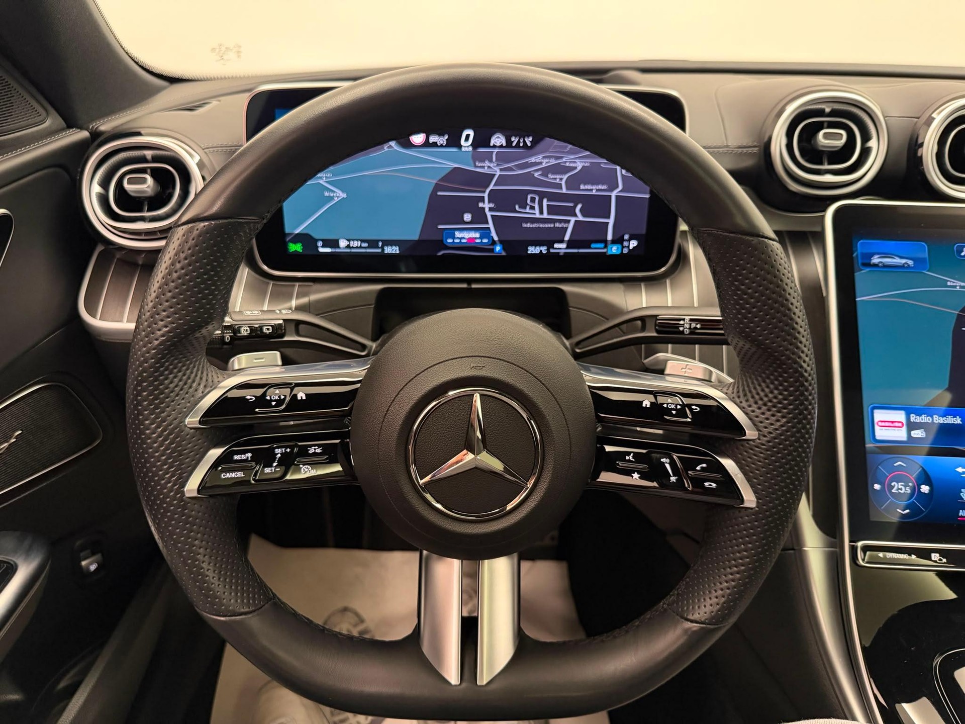 MERCEDES-BENZ C 220 d AMG Line 4matic Kombi-image-23