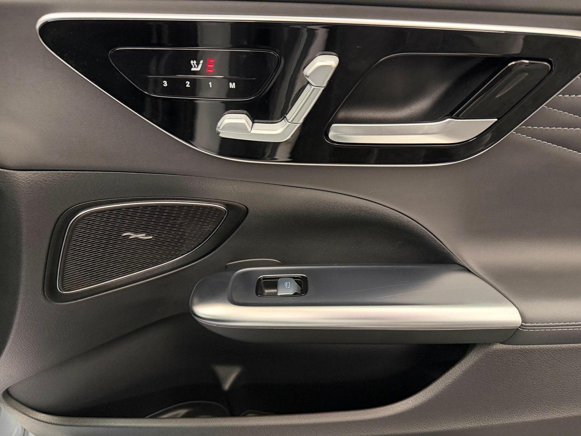 MERCEDES-BENZ C 220 d AMG Line 4matic Kombi-image-15