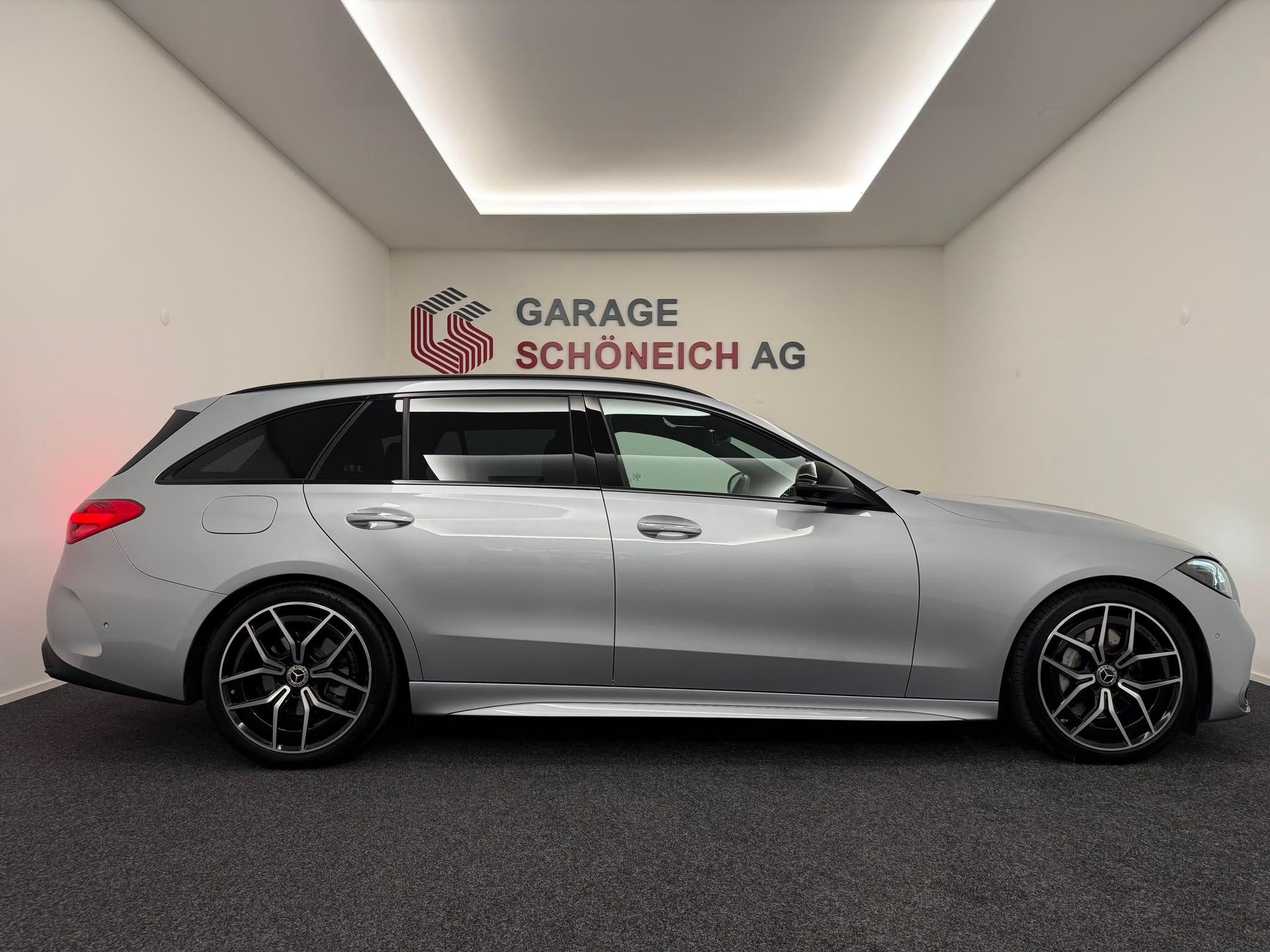 MERCEDES-BENZ C 220 d AMG Line 4matic Kombi-image-3