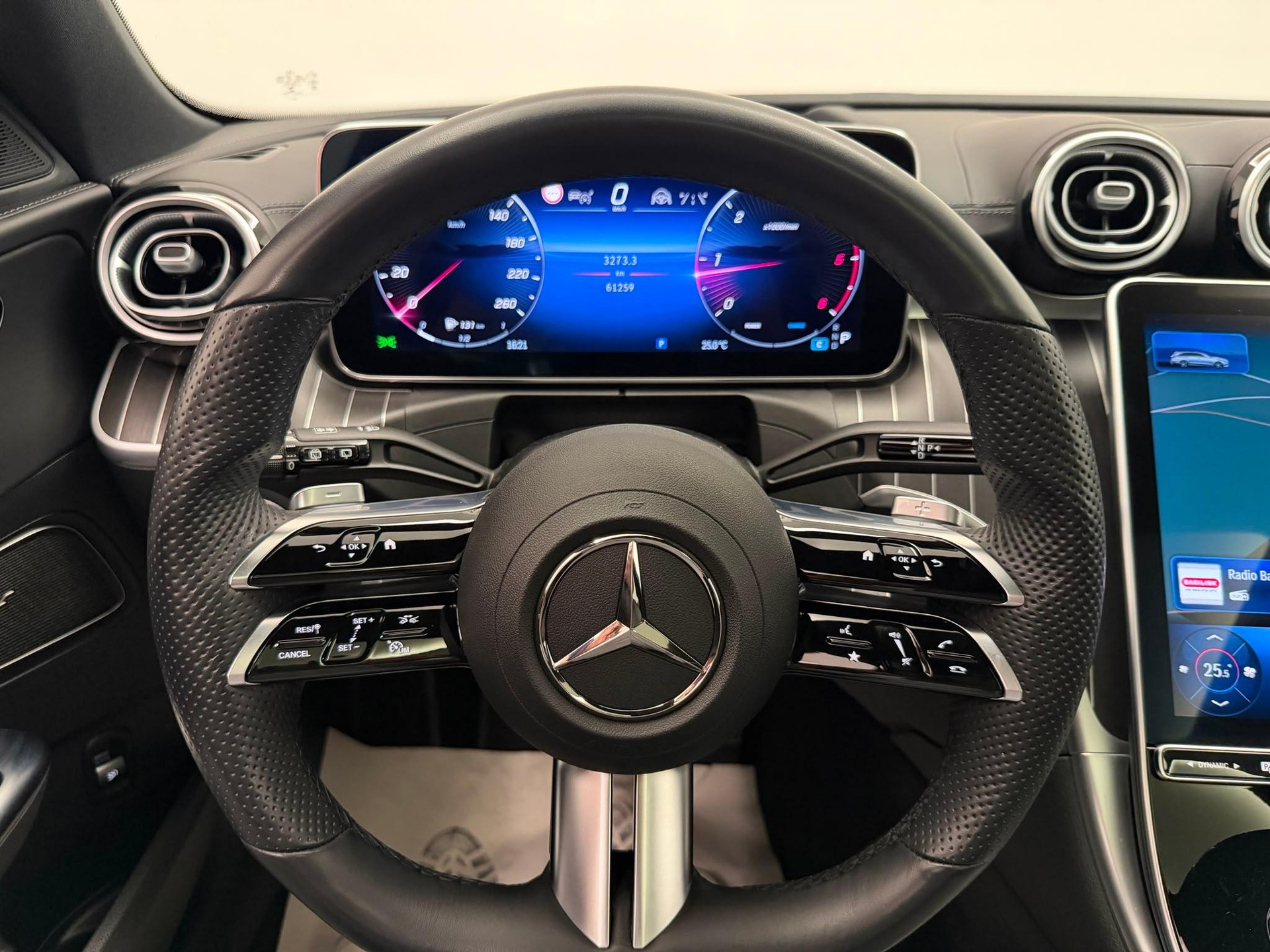 MERCEDES-BENZ C 220 d AMG Line 4matic Kombi-image-22
