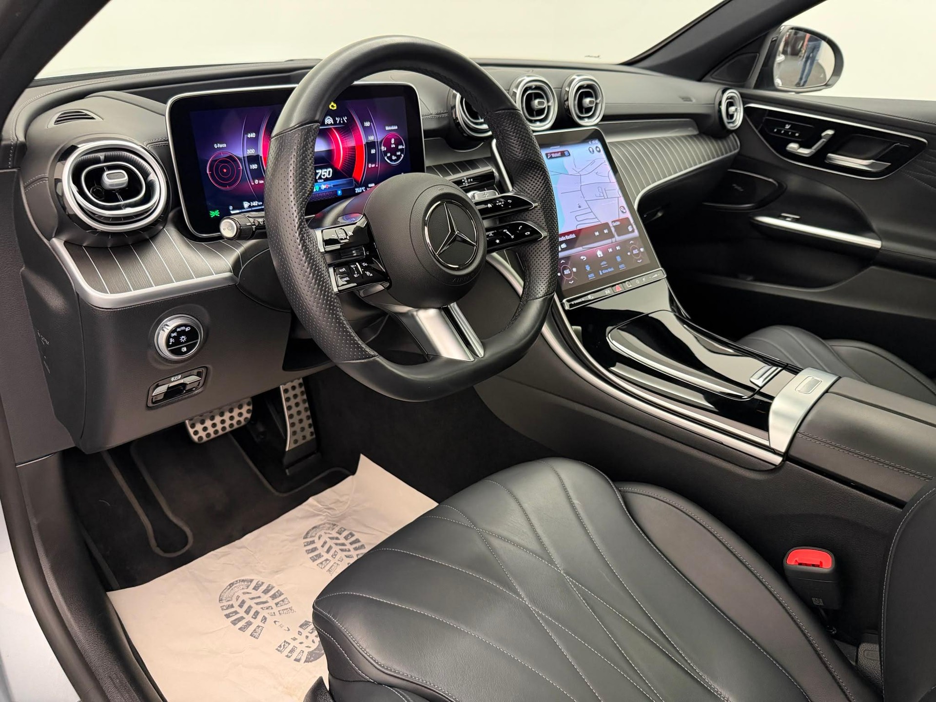 MERCEDES-BENZ C 220 d AMG Line 4matic Kombi-image-9