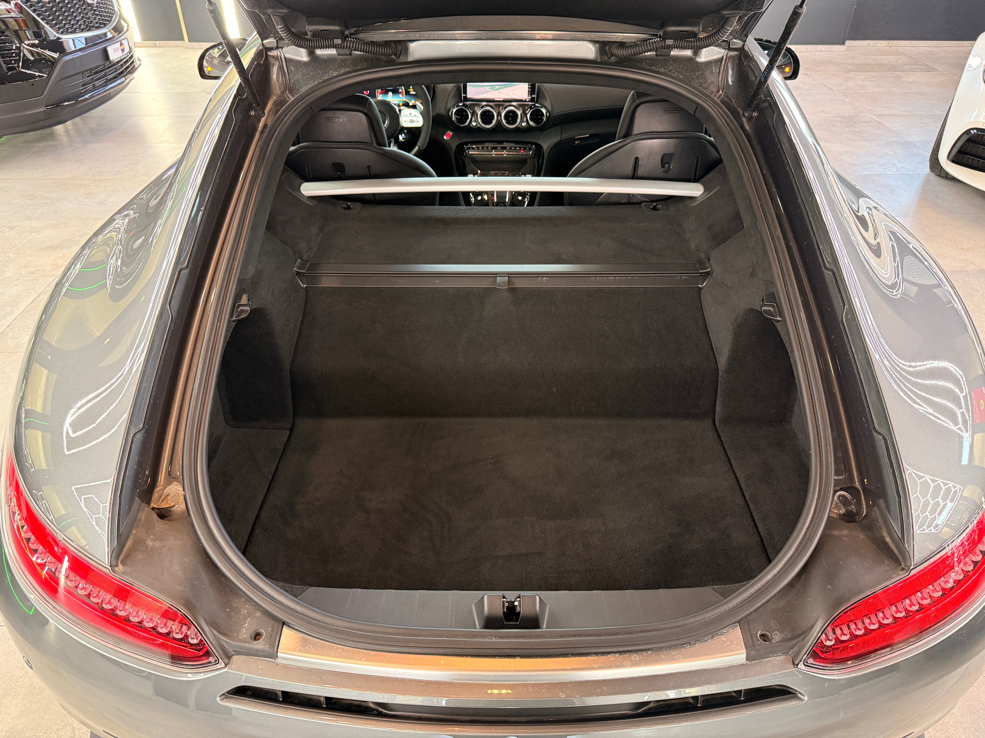 MERCEDES-BENZ AMG GT C Speedshift DCT-image-14