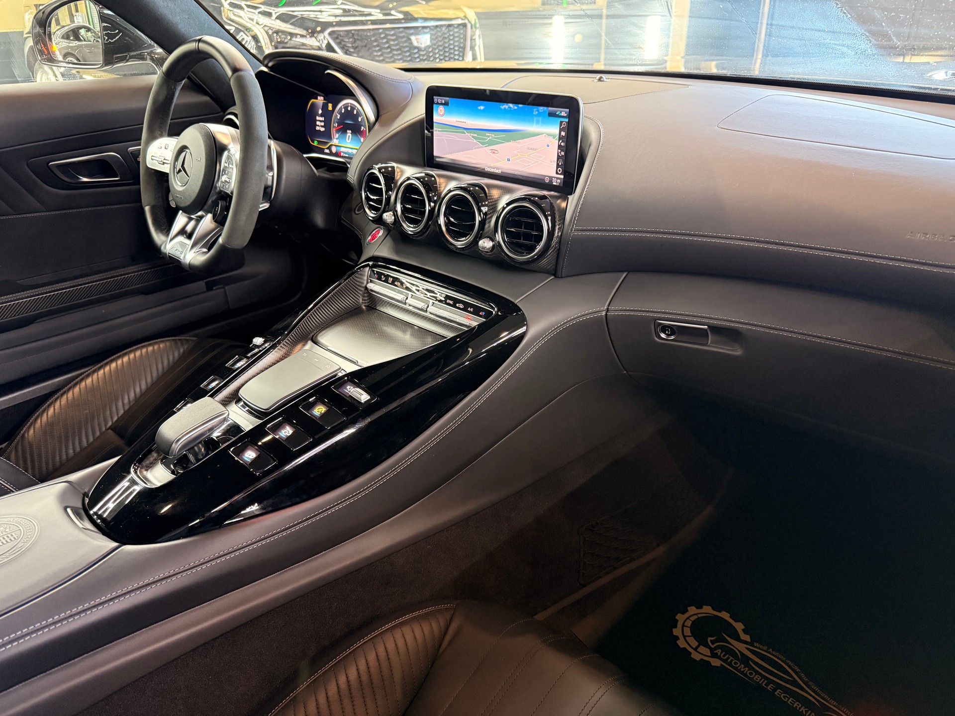 MERCEDES-BENZ AMG GT C Speedshift DCT-image-10