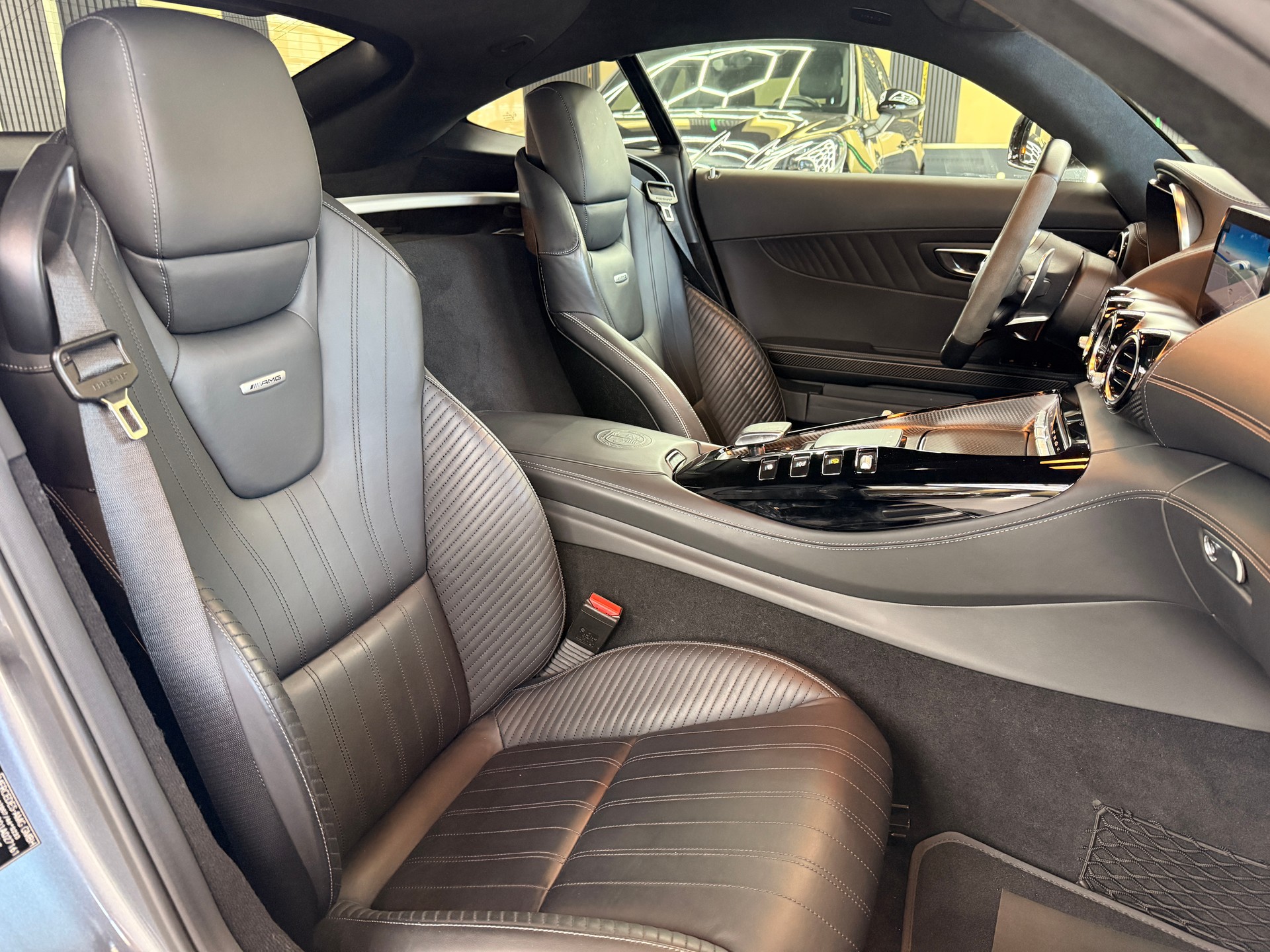 MERCEDES-BENZ AMG GT C Speedshift DCT-image-11