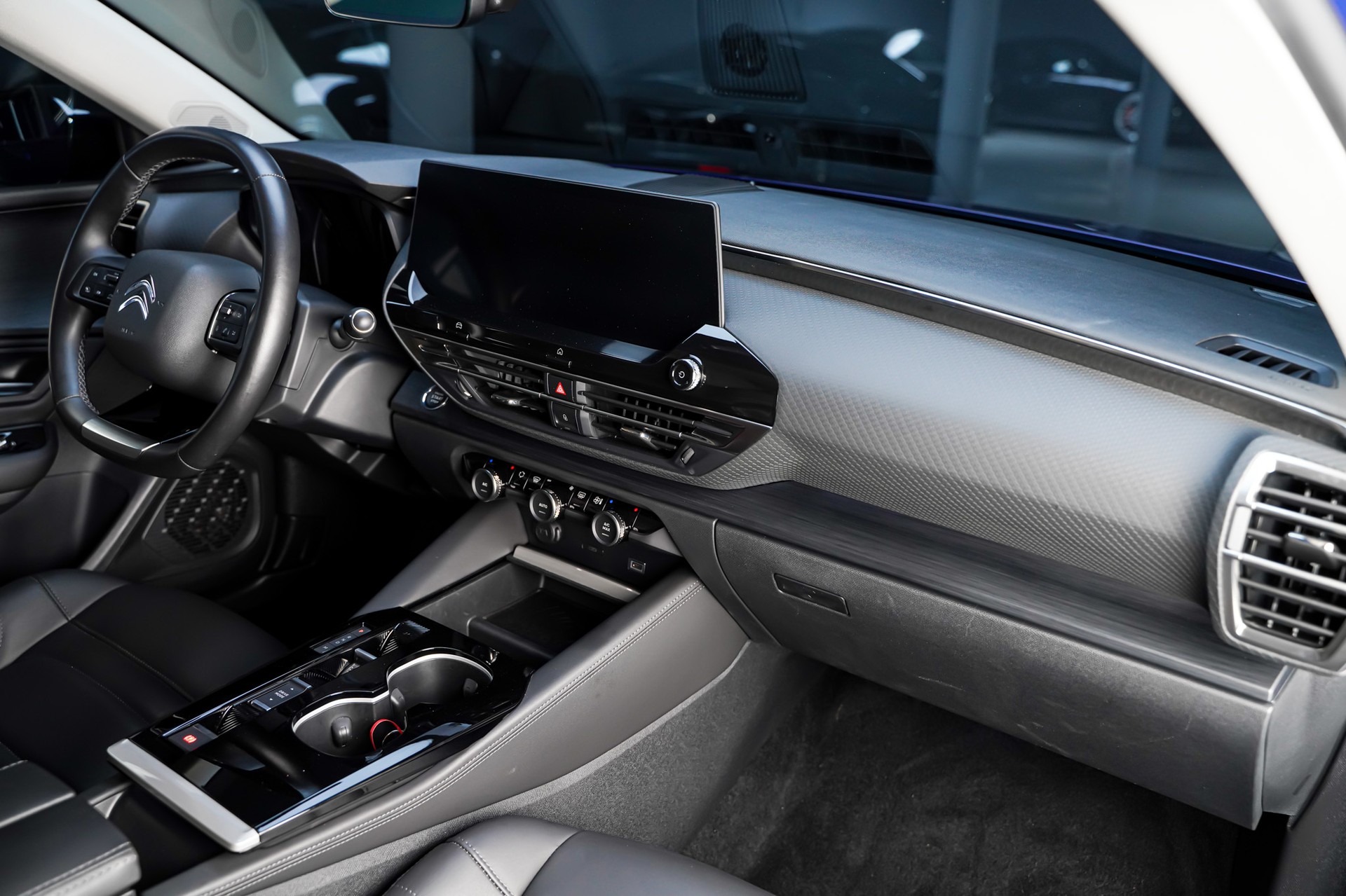 CITROEN C5 X 1.2i PureTech Shine EAT8-image-18
