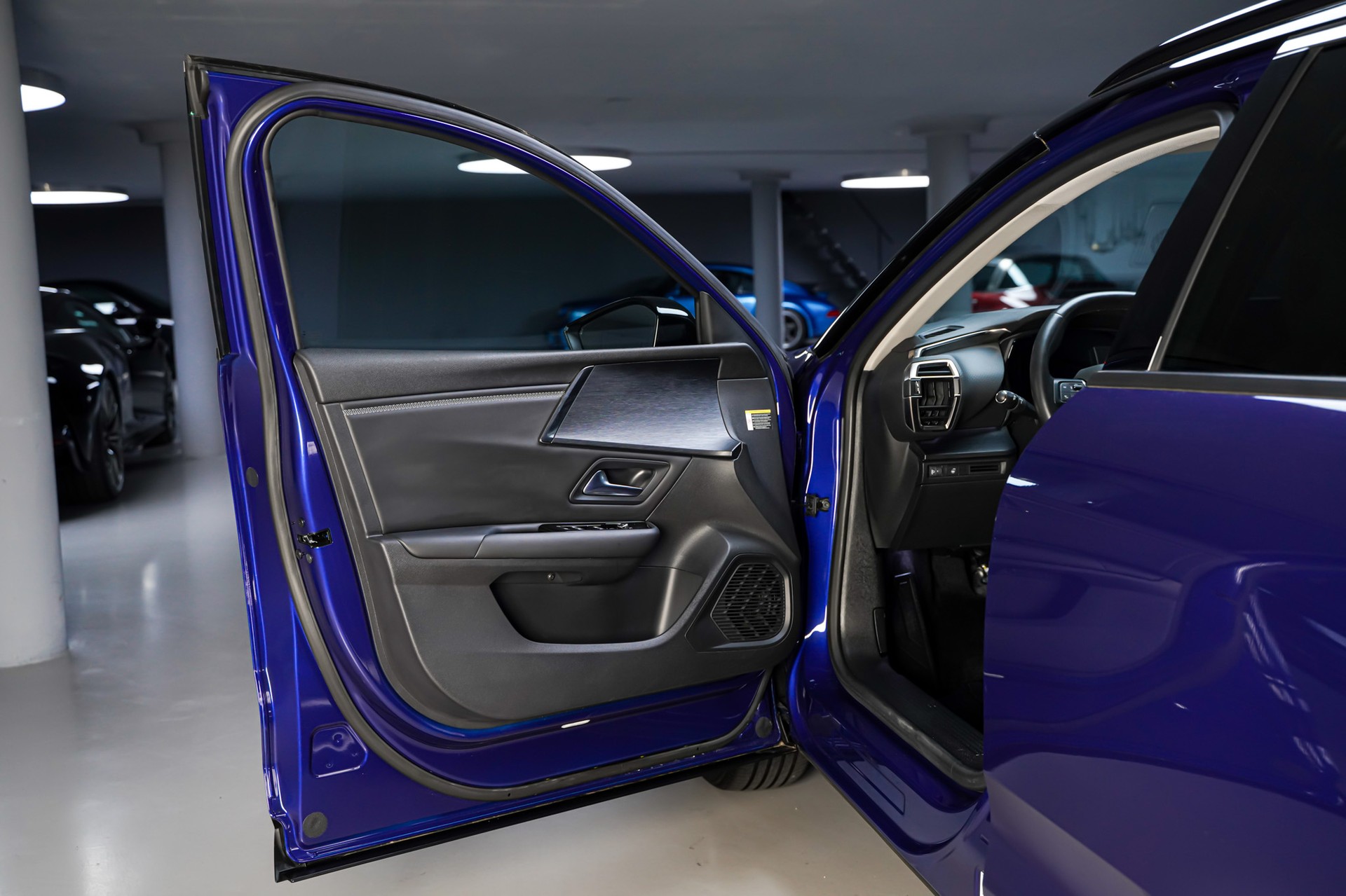 CITROEN C5 X 1.2i PureTech Shine EAT8-image-8