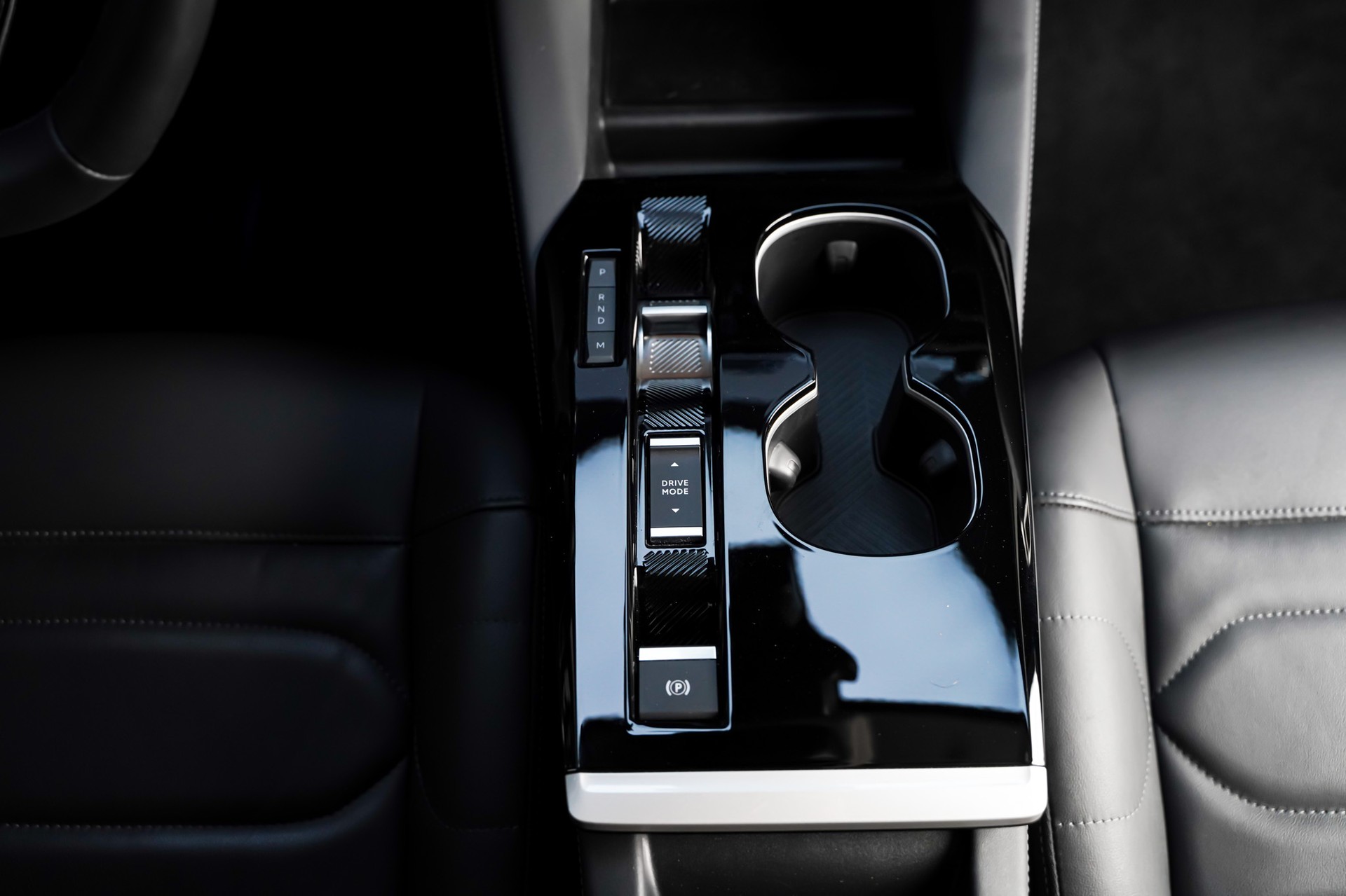 CITROEN C5 X 1.2i PureTech Shine EAT8-image-24